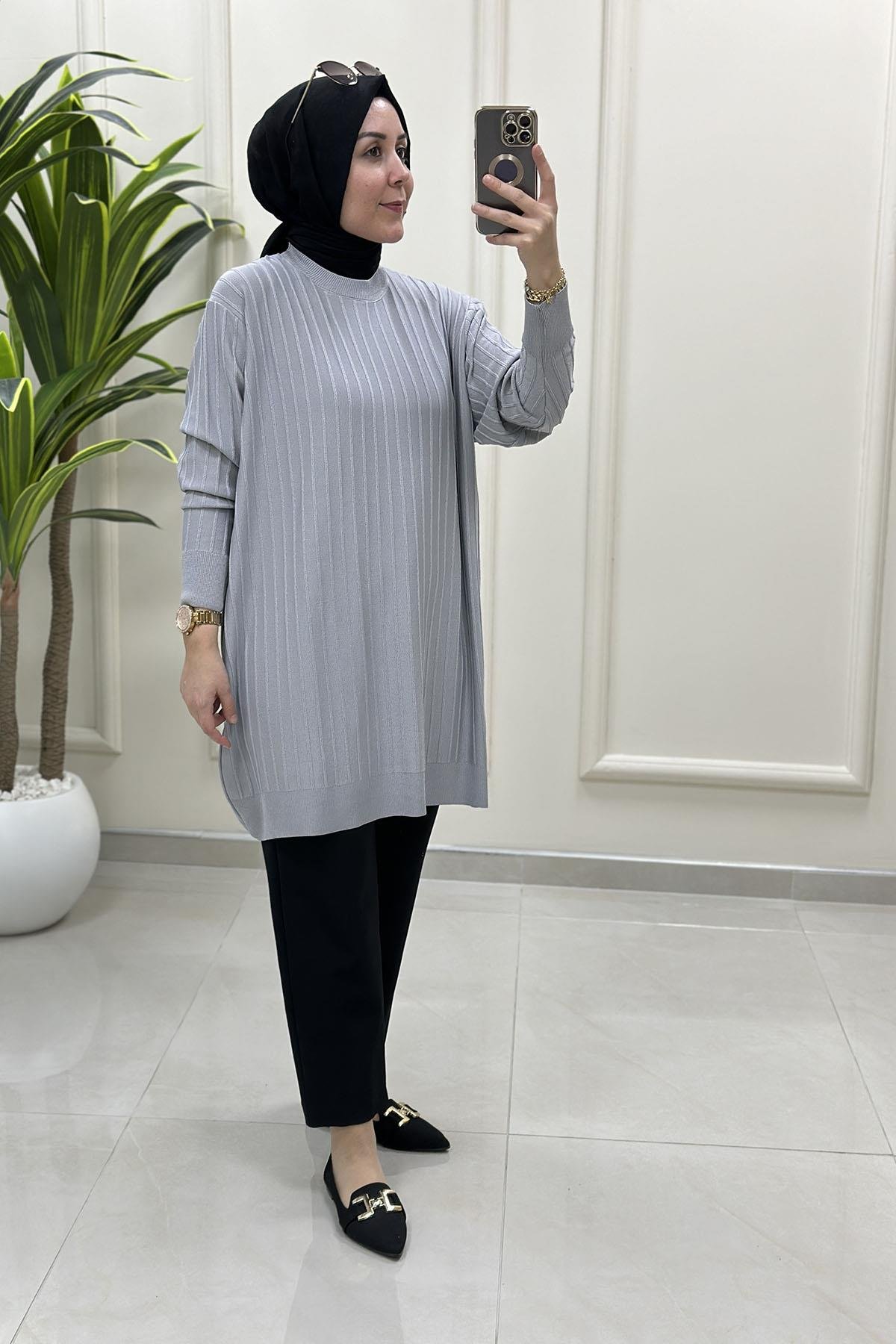 Tesettür Tunik ModelleriDüşük Omuz Fitilli Kadın Triko Tunik Gri KADO 2725522