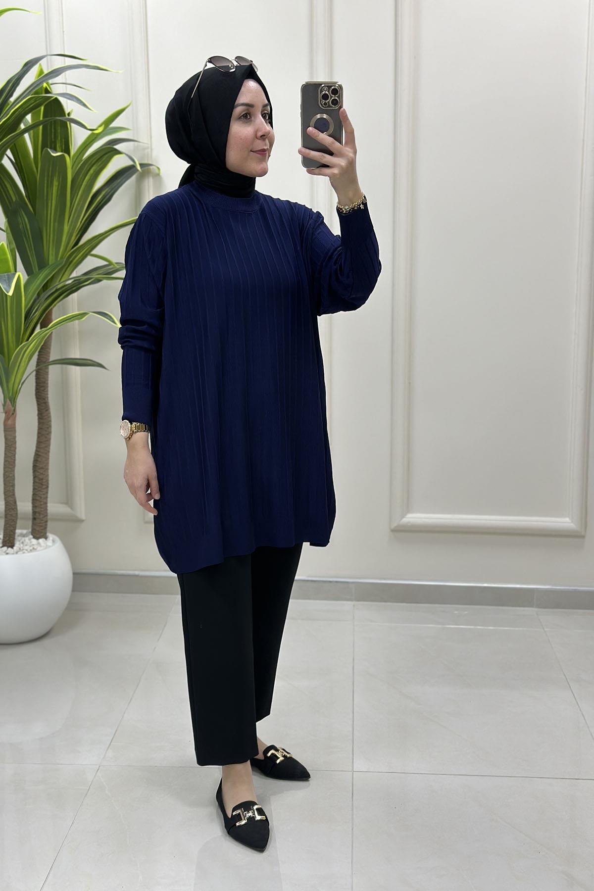 Tesettür Tunik ModelleriDüşük Omuz Fitilli Kadın Triko Tunik Lacivert KADO 2725522