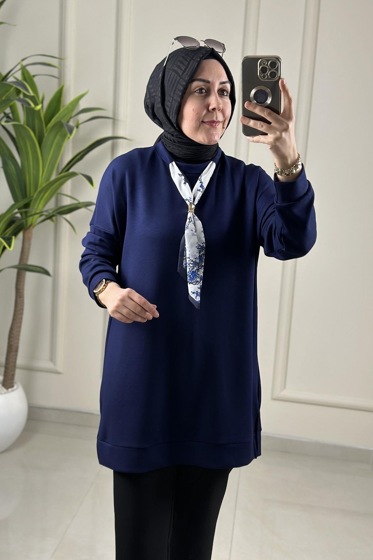 Tesettür Tunik ModelleriDüşük Omuz Fular Detaylı Kadın Tunik Lacivert GNR 235