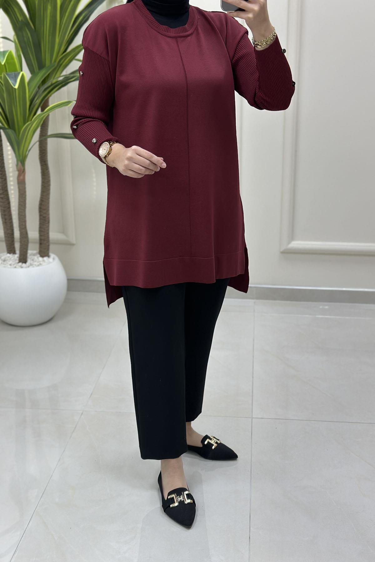 Tesettür Tunik ModelleriDüşük Omuz Kol Düğme Detaylı Kadın Merserize Tunik Bordo KADO 2725014