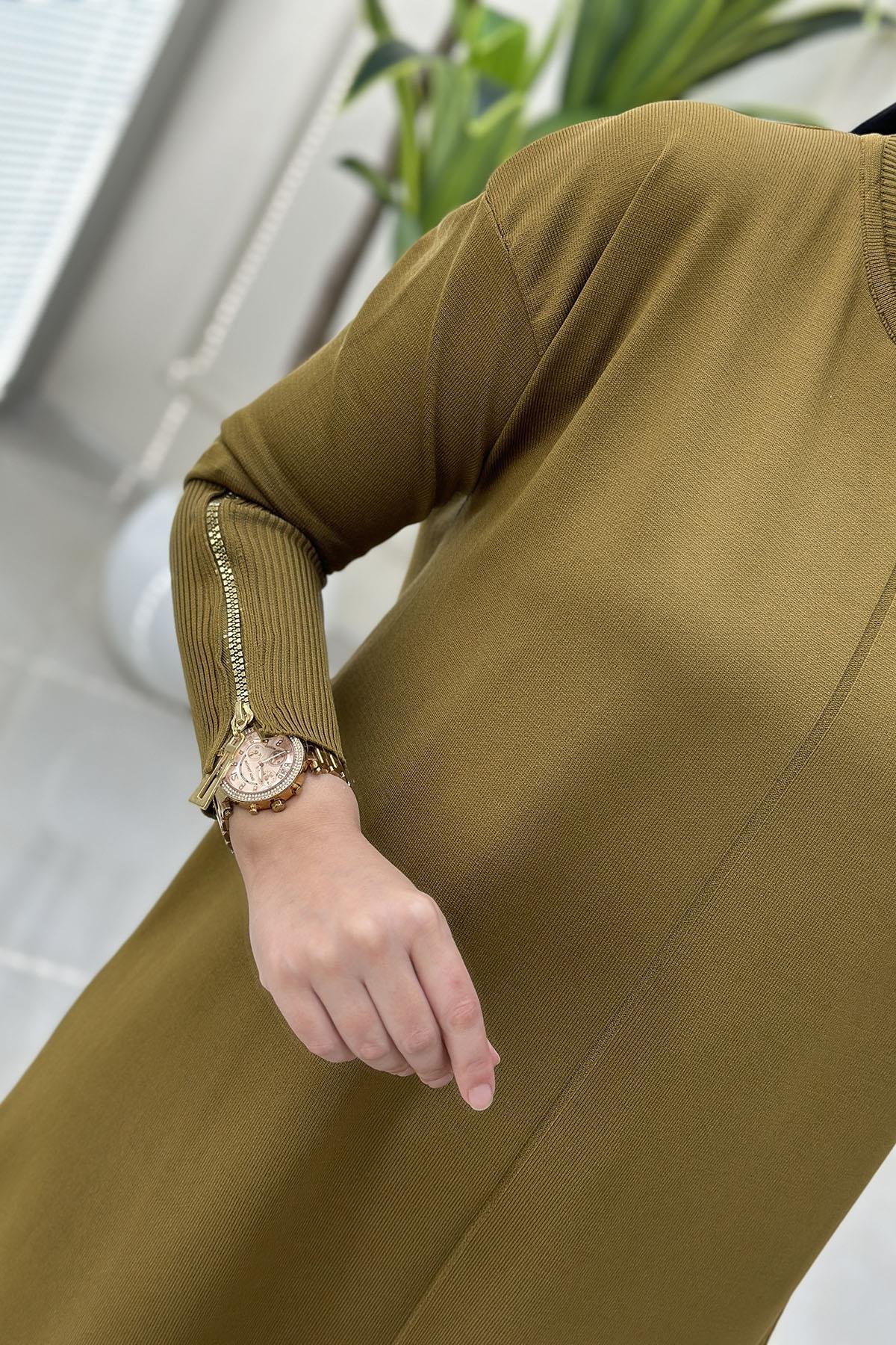 Tesettür Tunik ModelleriDüşük Omuz Kolu Fermuarlı Kadın Merserize Tunik Yağ Yeşili KADO 2725017