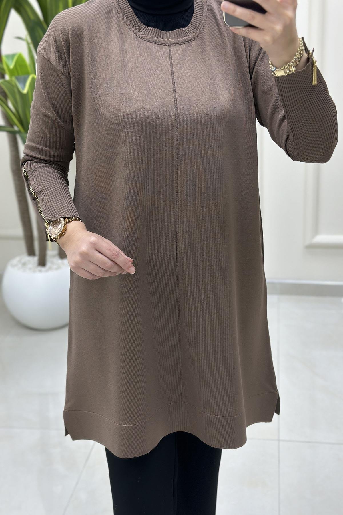 Tesettür Tunik ModelleriDüşük Omuz Kolu Fermuarlı Kadın Merserize Tunik Vizon KADO 2725017