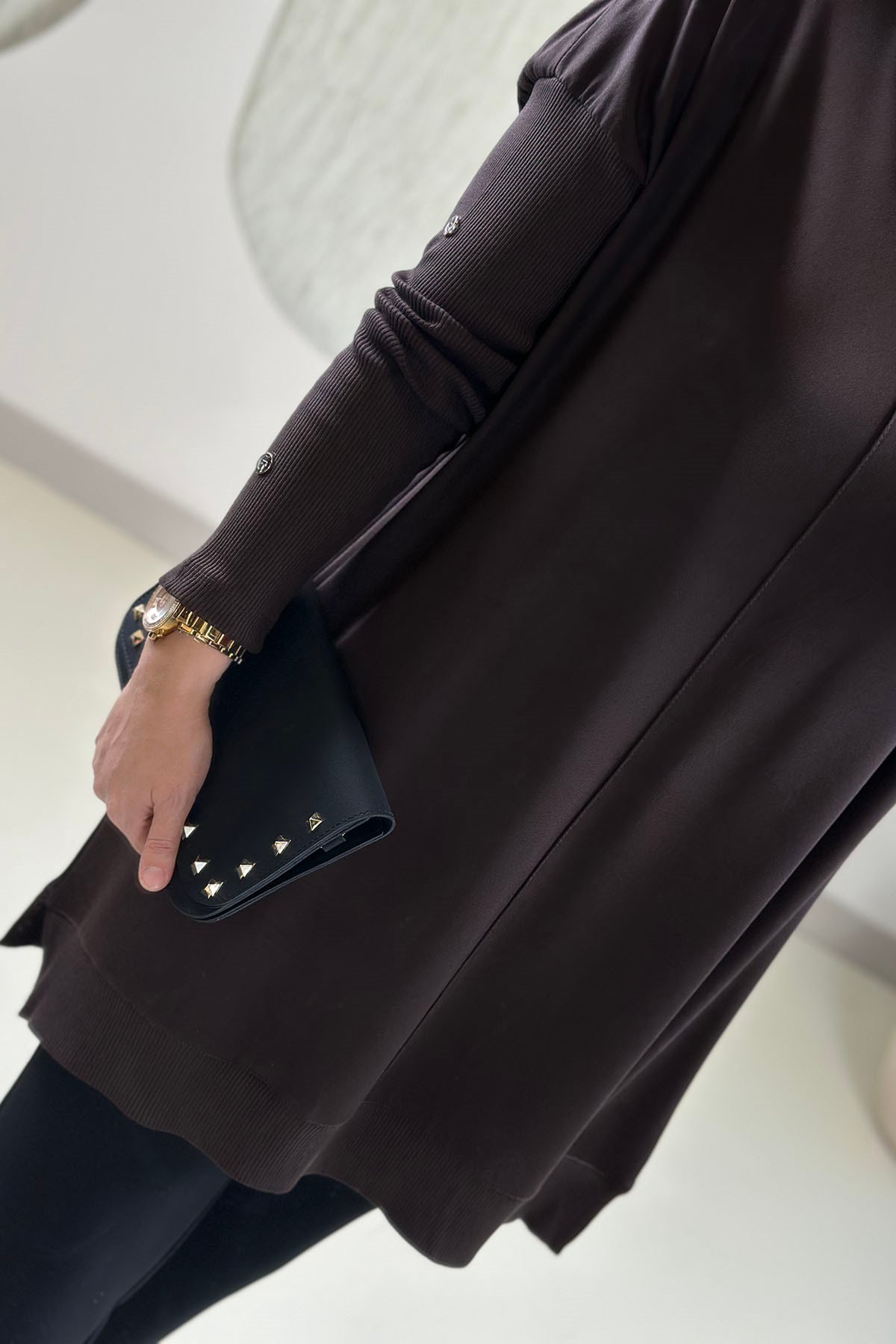 Tesettür Tunik ModelleriDüşük Omuz Kol Ribanalı Düğme Detaylı Kadın Tunik Kahverengi KADO 268484