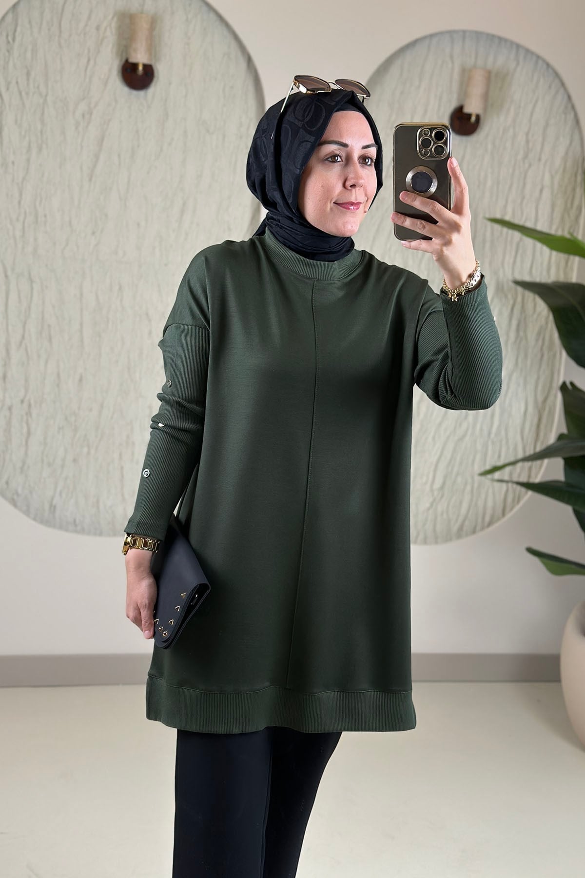 Tesettür Tunik ModelleriDüşük Omuz Kol Ribanalı Düğme Detaylı Kadın Tunik Haki KADO 268484