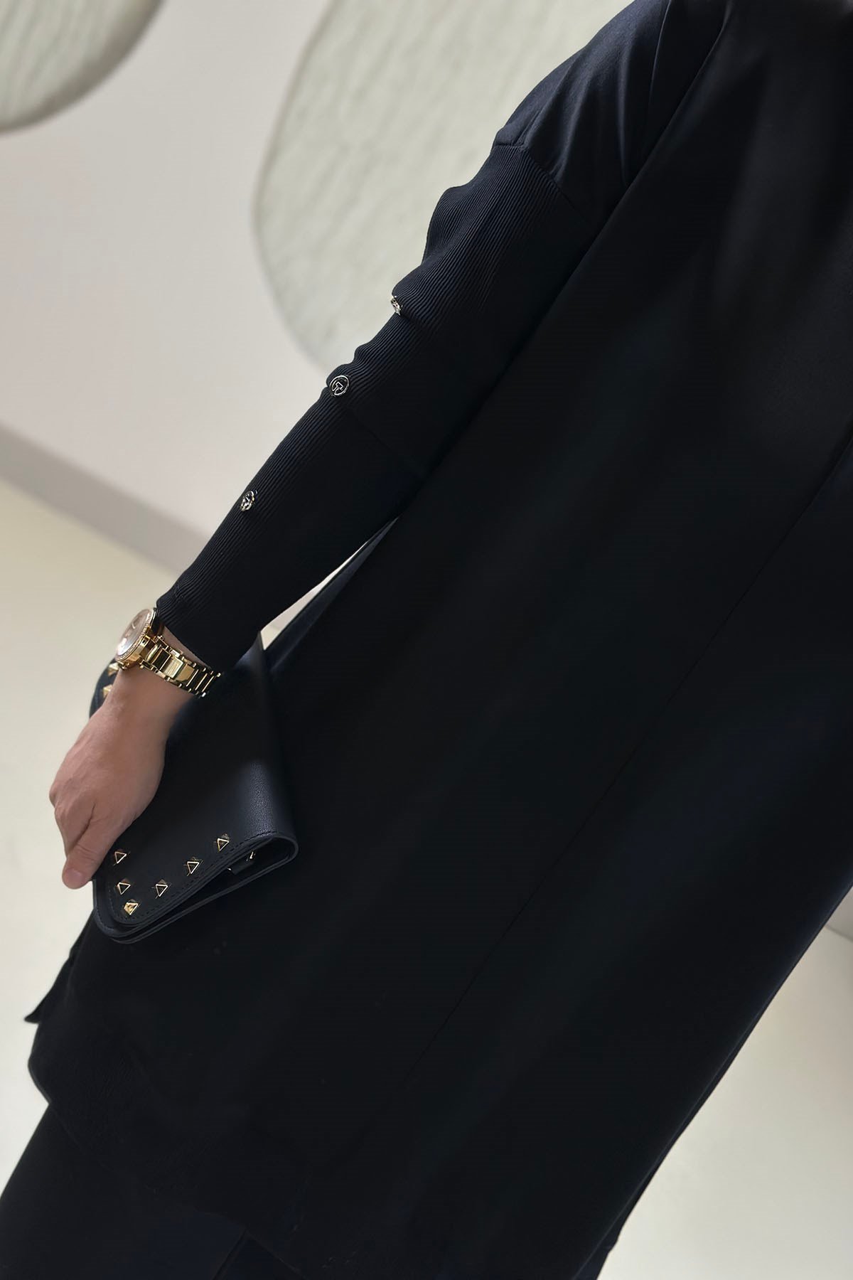Tesettür Tunik ModelleriDüşük Omuz Kol Ribanalı Düğme Detaylı Kadın Tunik Siyah KADO 268484