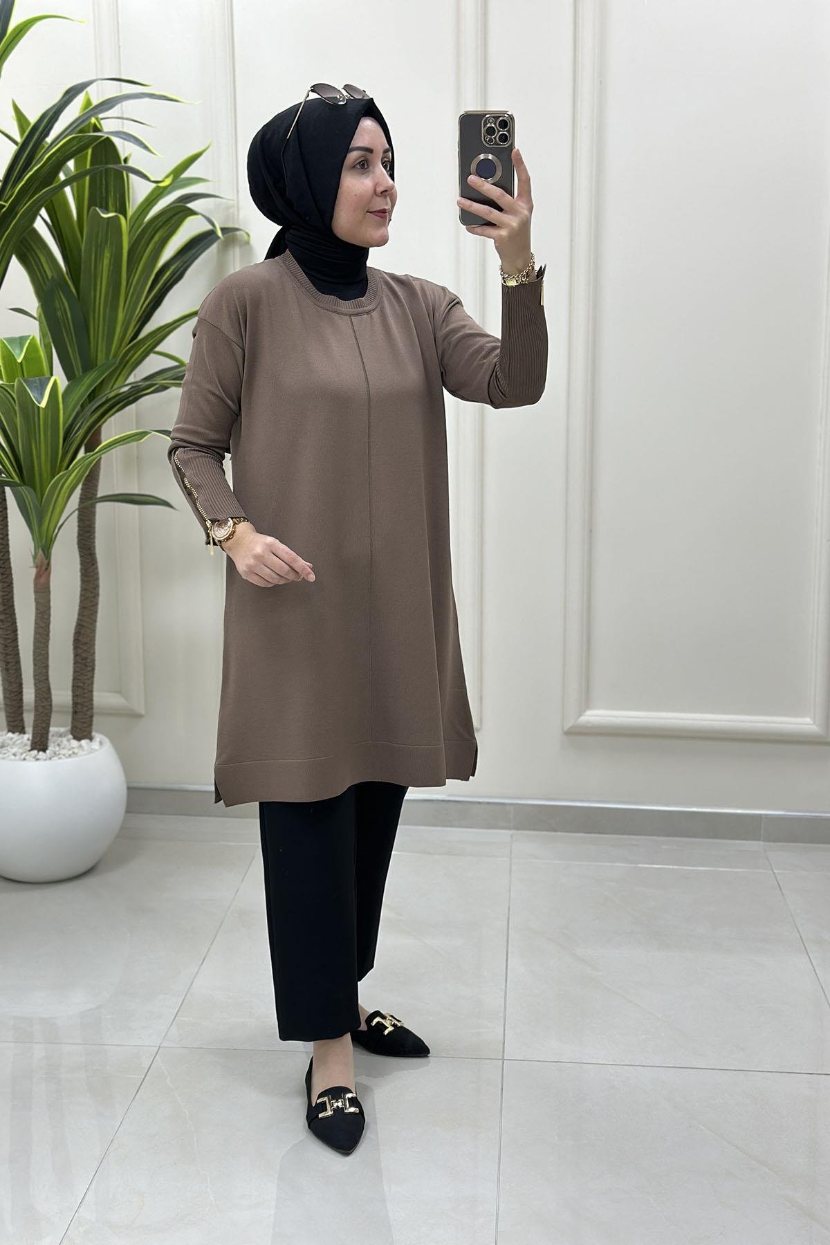 Tesettür Tunik ModelleriDüşük Omuz Kolu Fermuarlı Kadın Merserize Tunik Vizon KADO 2725017