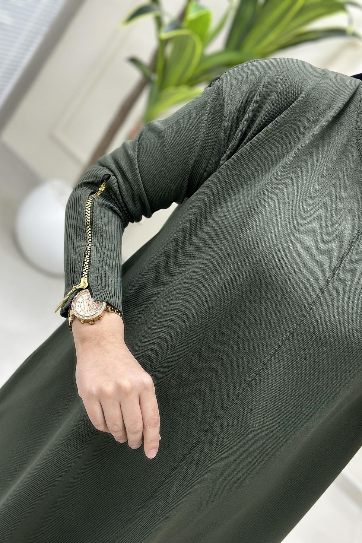 Tesettür Tunik ModelleriDüşük Omuz Kolu Fermuarlı Kadın Merserize Tunik Haki KADO 2725017