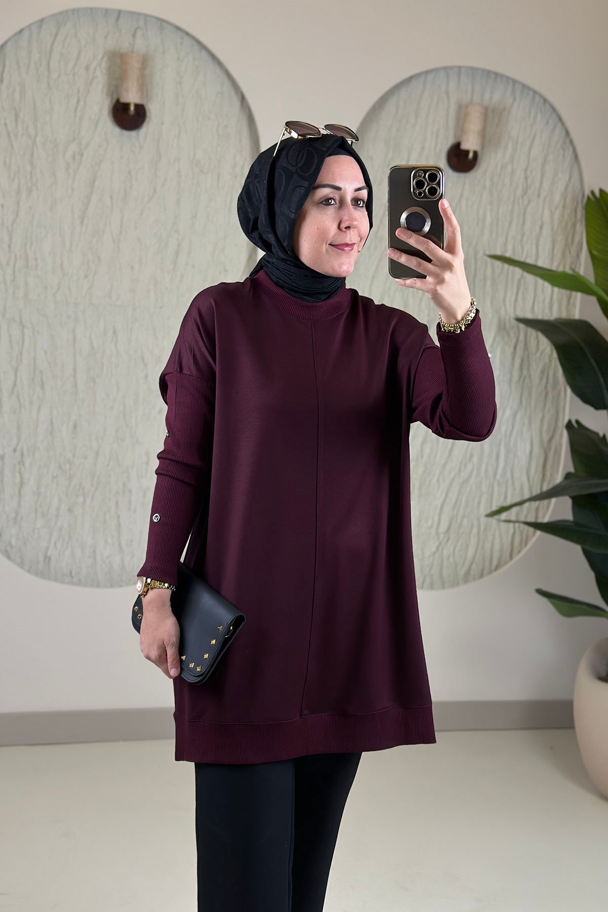Tesettür Tunik ModelleriDüşük Omuz Kol Ribanalı Düğme Detaylı Kadın Tunik Bordo KADO 268484
