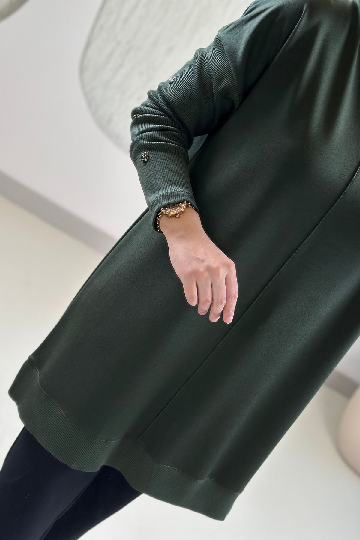 Tesettür Tunik ModelleriDüşük Omuz Kol Ribanalı Düğme Detaylı Kadın Tunik Haki KADO 268484