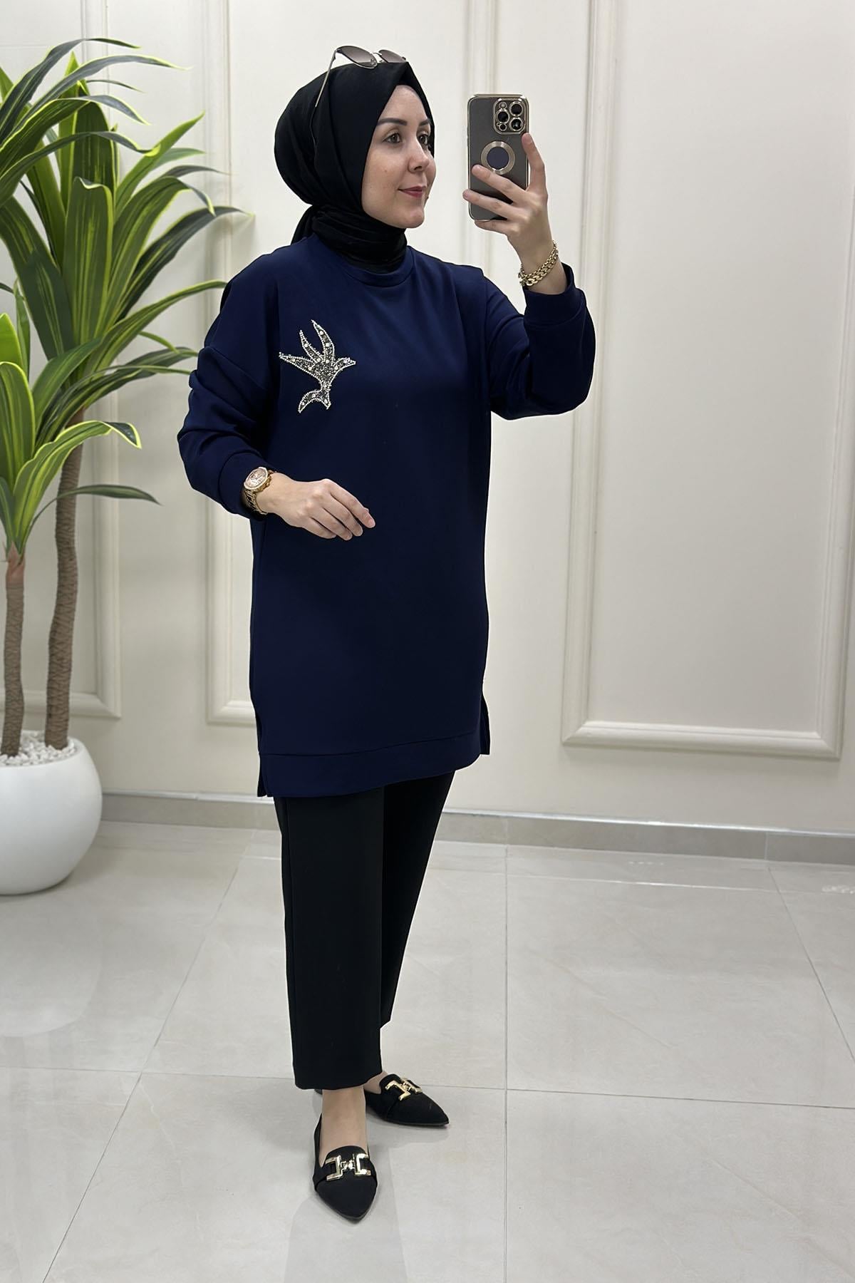 Tesettür Tunik ModelleriDüşük Omuz Kuş Baskı Detaylı Oysho Kadın Tunik Lacivert GNR 223