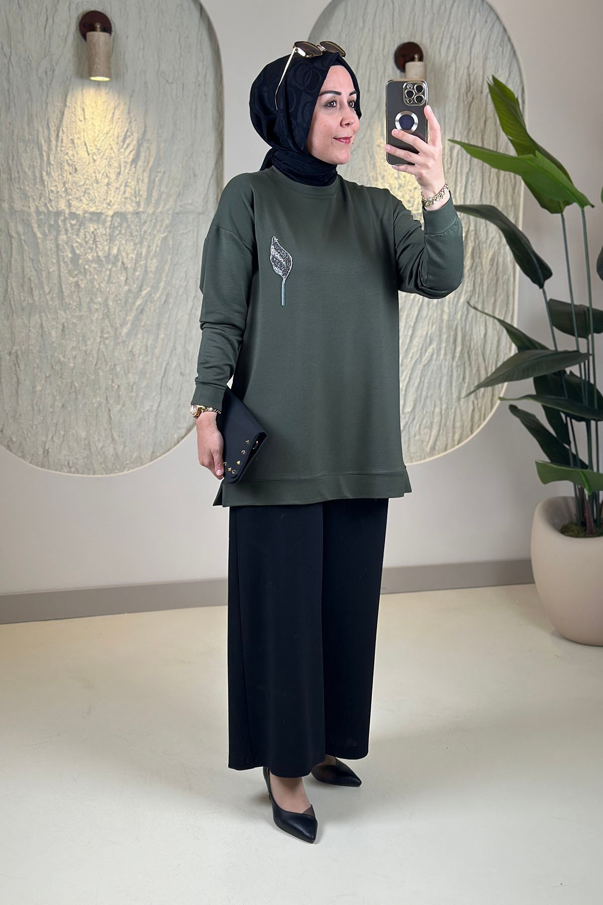 Tesettür Tunik ModelleriDüşük Omuz Lale Baskılı Basic Kadın Oysho Tunik Haki KADO 268318