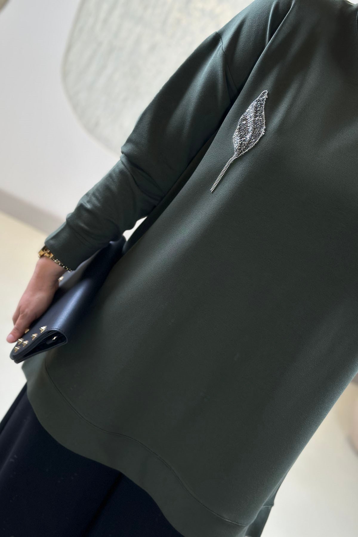 Tesettür Tunik ModelleriDüşük Omuz Lale Baskılı Basic Kadın Oysho Tunik Haki KADO 268318