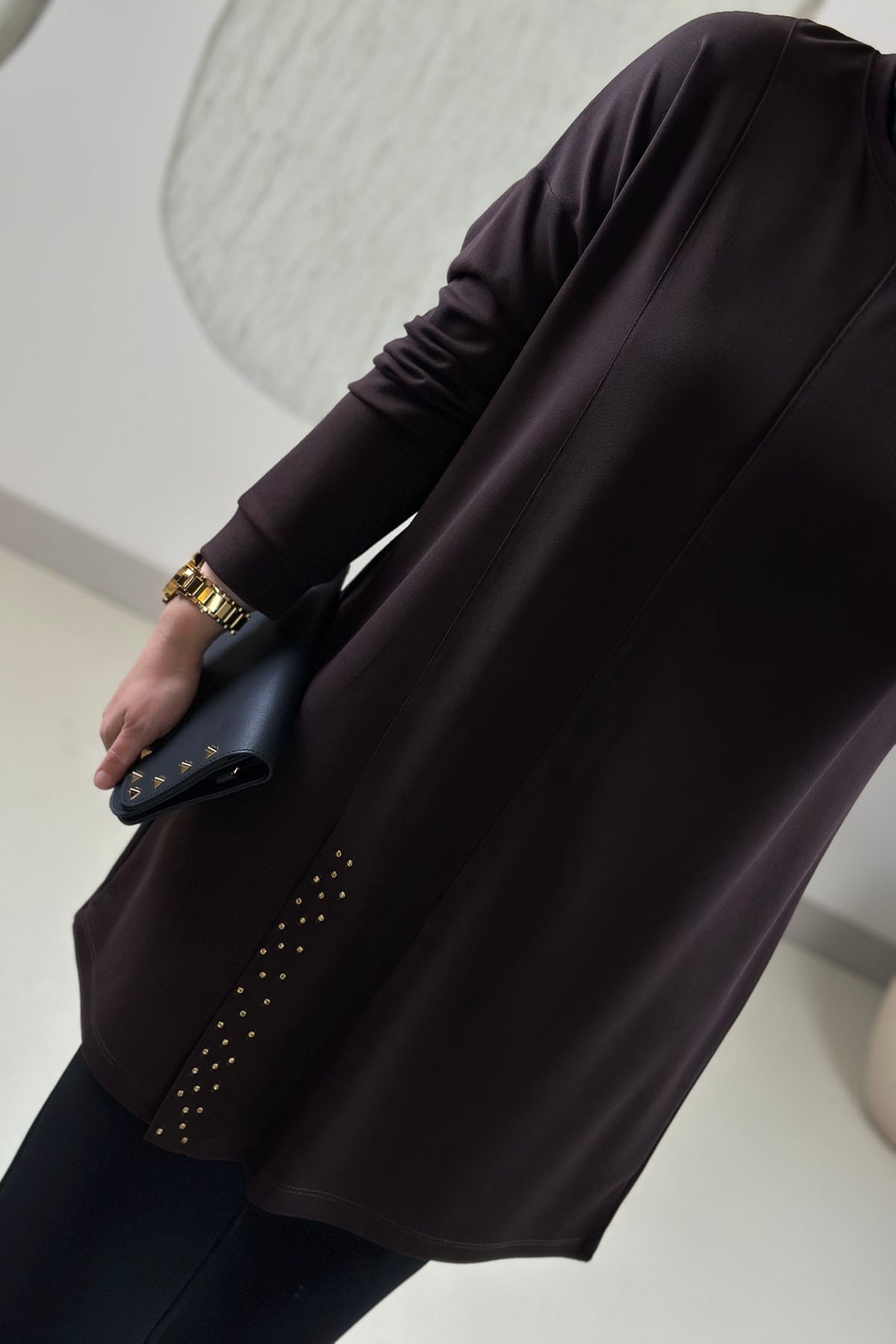 Tesettür Tunik ModelleriDüşük Omuz Ön Yırtmaç Taş Detaylı Oysho Kadın Tunik Kahverengi KADO 268334