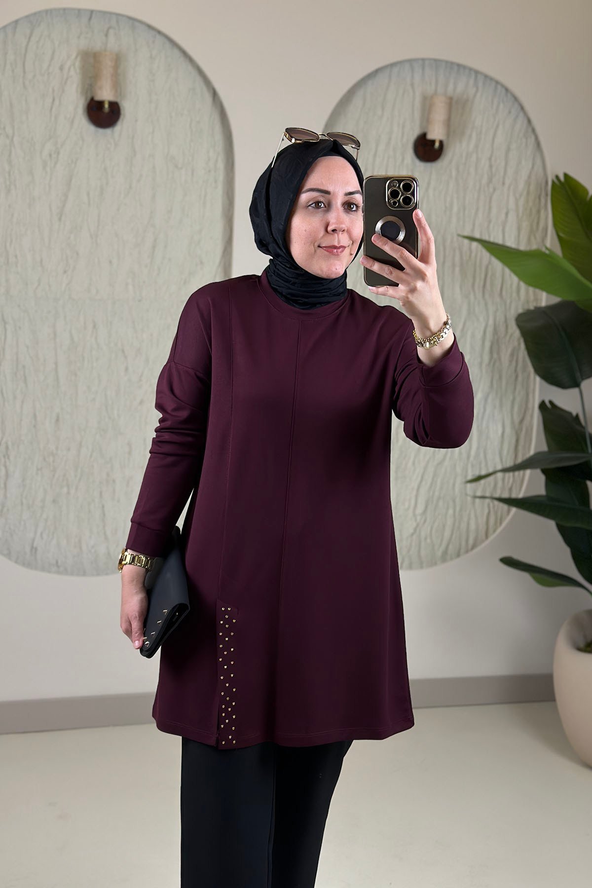 Tesettür Tunik ModelleriDüşük Omuz Ön Yırtmaç Taş Detaylı Oysho Kadın Tunik Bordo KADO 268334