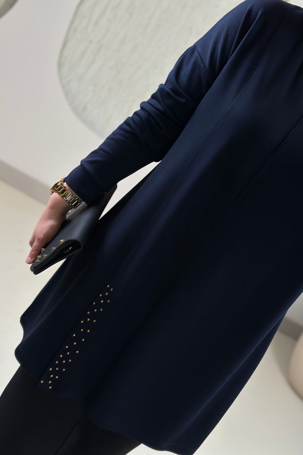 Tesettür Tunik ModelleriDüşük Omuz Ön Yırtmaç Taş Detaylı Oysho Kadın Tunik Lacivert KADO 268334