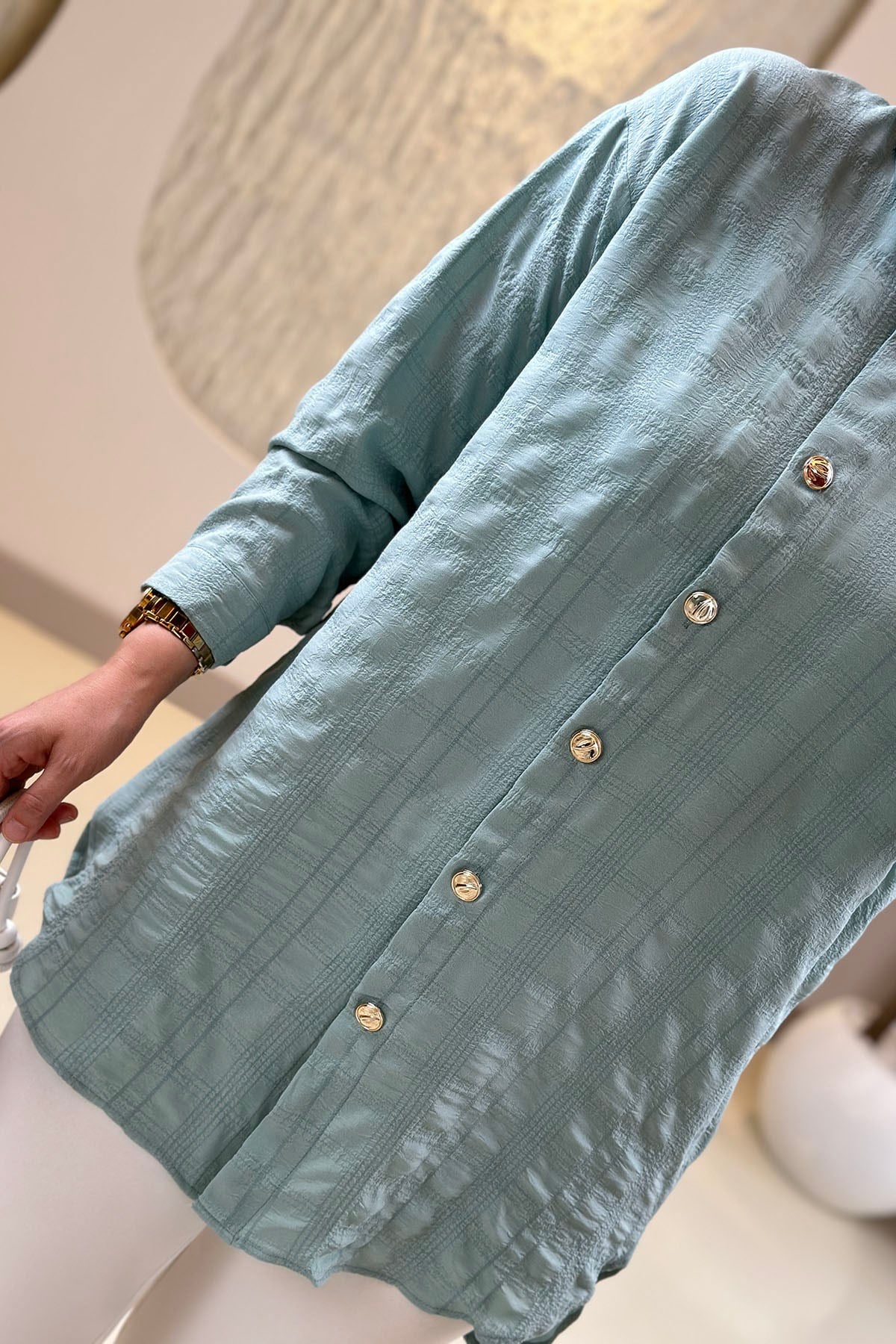 Tesettür Tunik ModelleriDüşük Omuz Önü Düğmeli Gofre Kumaş Kadın Tunik Mint Yeşili GNR 255