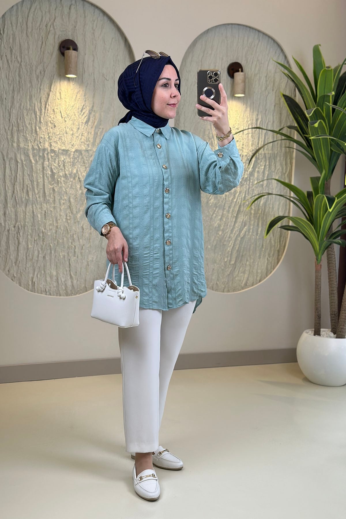 Tesettür Tunik ModelleriDüşük Omuz Önü Düğmeli Gofre Kumaş Kadın Tunik Mint Yeşili GNR 255