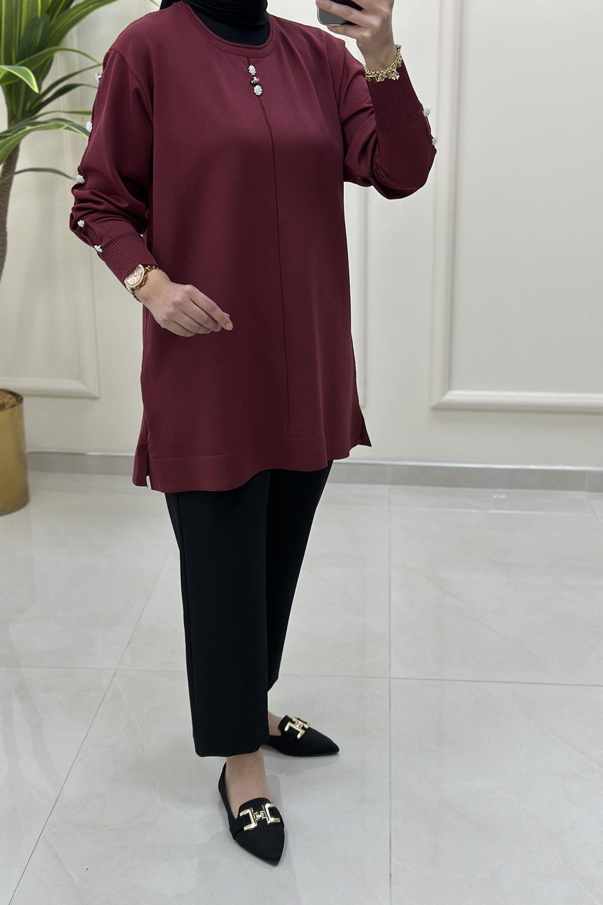 Tesettür Tunik ModelleriDüşük Omuz Önü ve Kolları Taş Düğme Detaylı Kadın Triko Tunik Bordo MLH 5015
