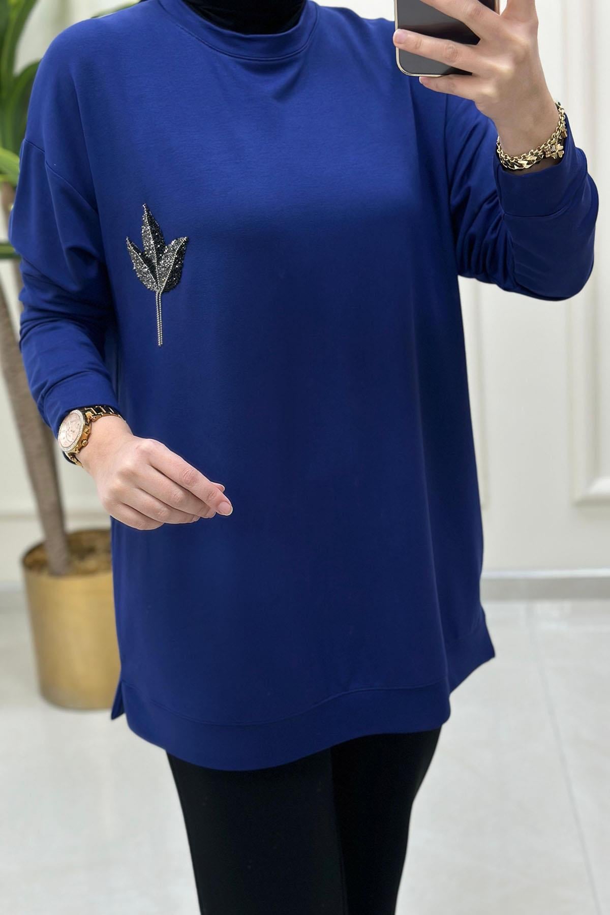 Tesettür Tunik ModelleriDüşük Omuz Önü Laleli Kadın Tunik Koyu İndigo KADO 9667