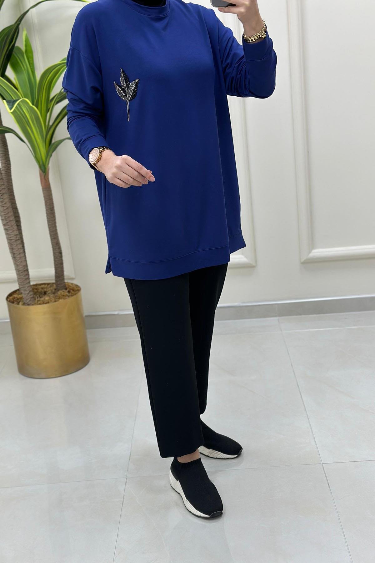 Tesettür Tunik ModelleriDüşük Omuz Önü Laleli Kadın Tunik Koyu İndigo KADO 9667