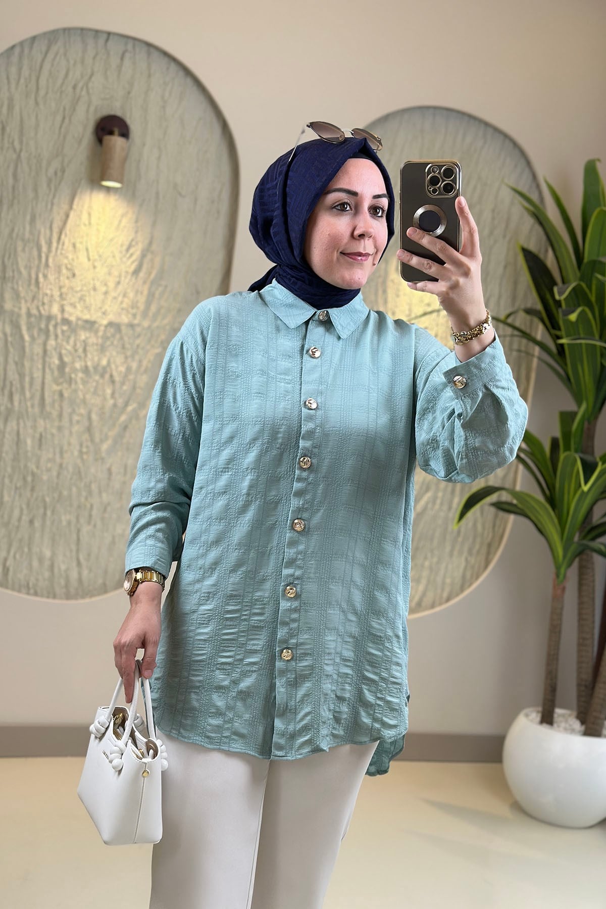 Tesettür Tunik ModelleriDüşük Omuz Önü Düğmeli Gofre Kumaş Kadın Tunik Mint Yeşili GNR 255