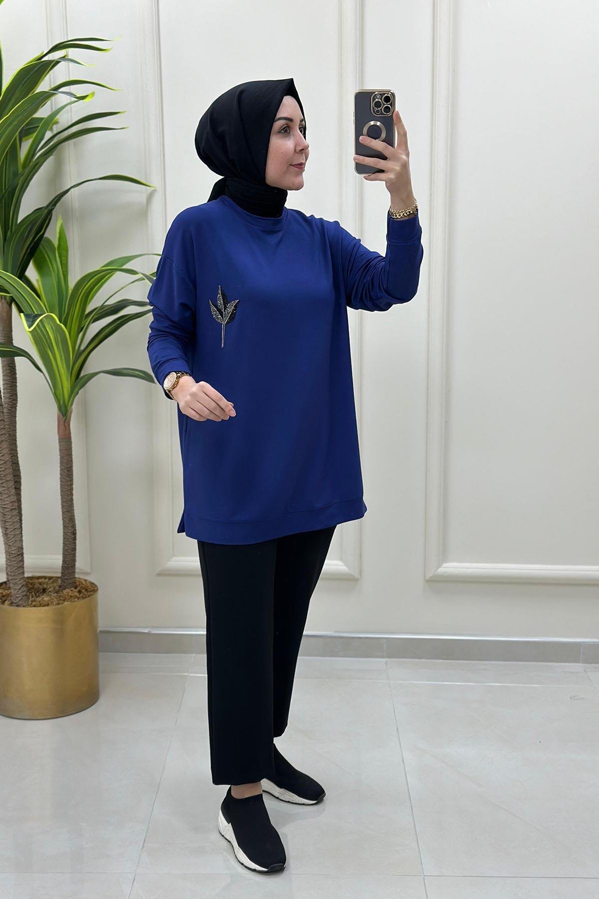 Tesettür Tunik ModelleriDüşük Omuz Önü Laleli Kadın Tunik Koyu İndigo KADO 9667