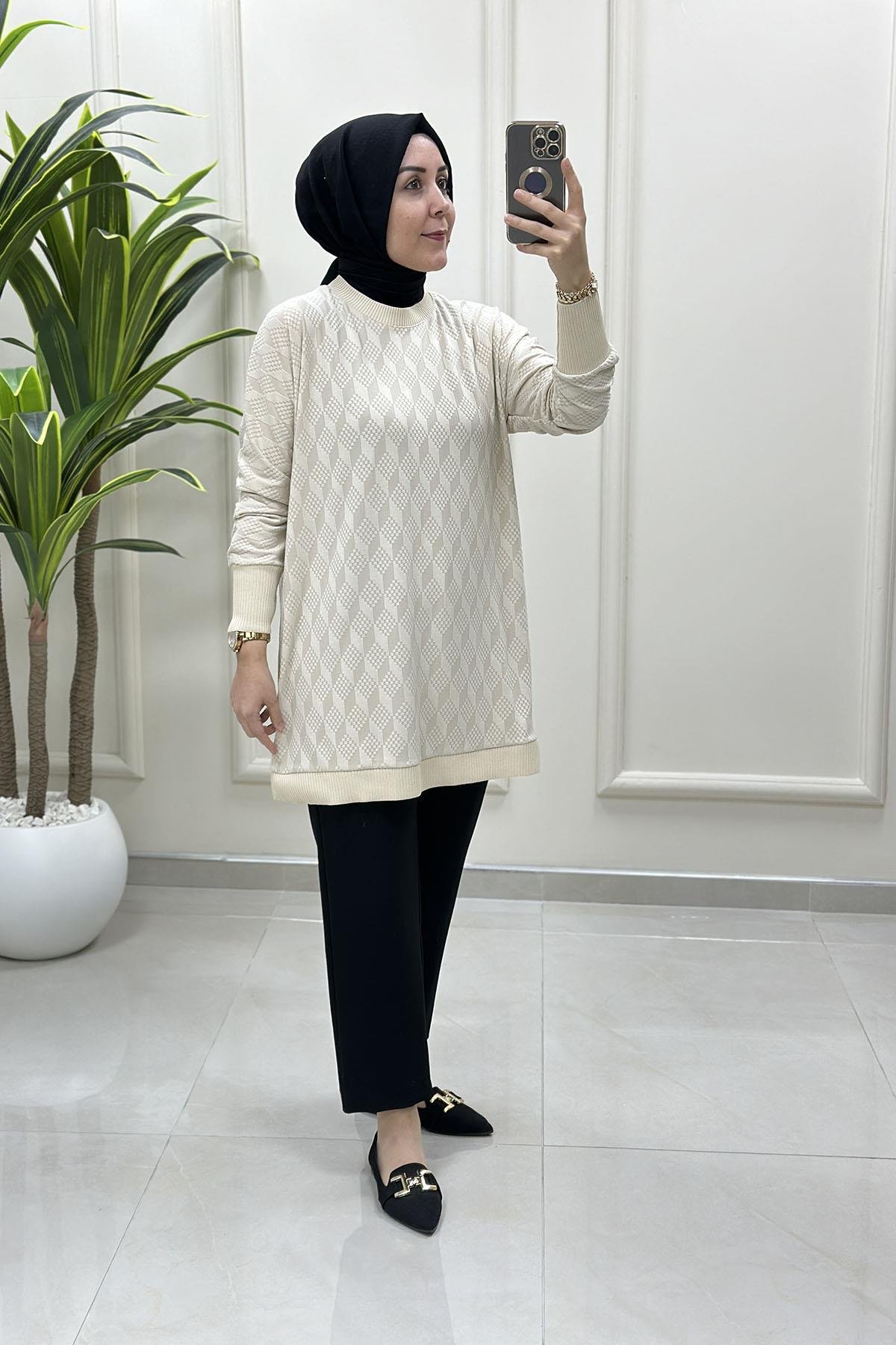 Tesettür Tunik ModelleriDüşük Omuz Ribana Detaylı Kadın Tunik Bej KADO 257344