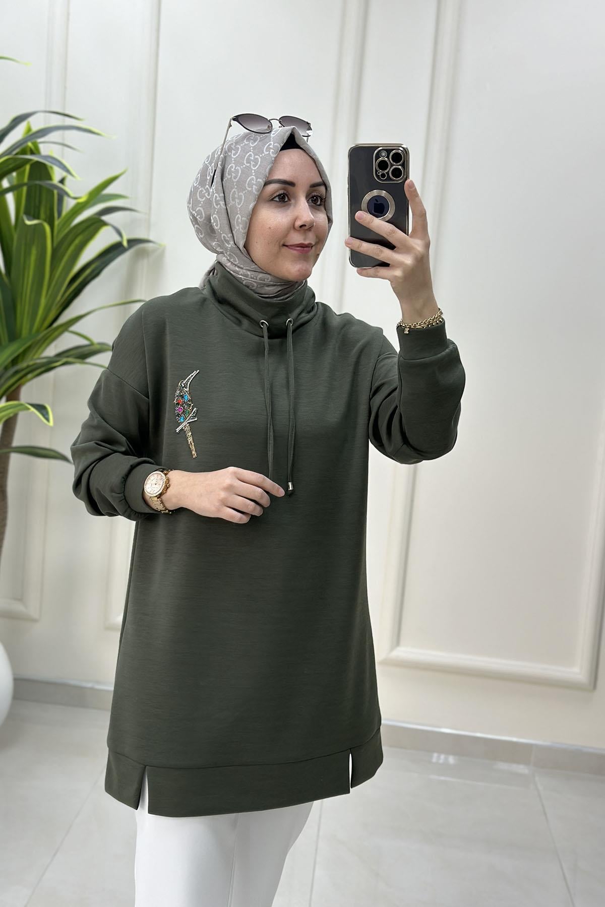 Tesettür Tunik ModelleriDüşük Omuz Taşlı Kuş Baskılı Kadın Oysho Tunik Haki MSE 3267