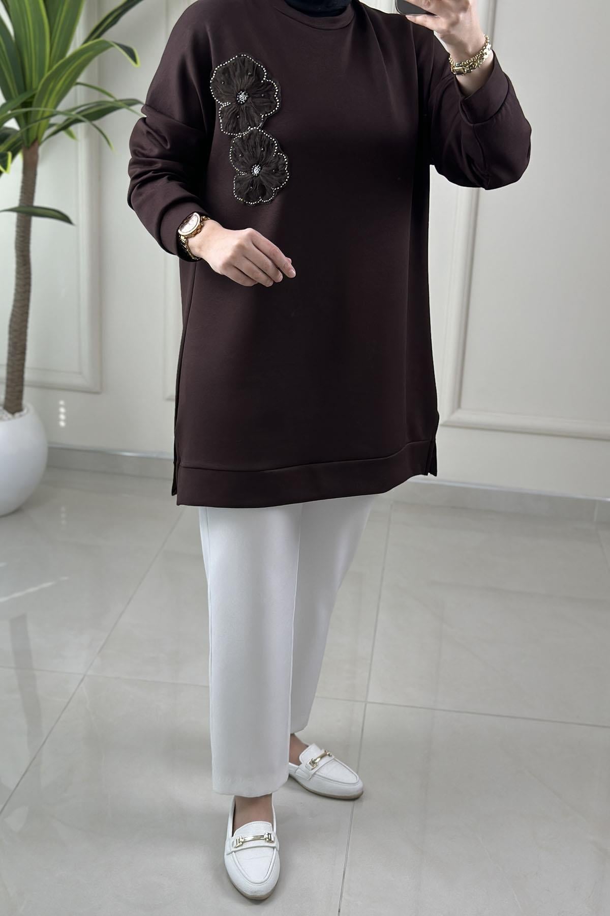 Tesettür Tunik ModelleriDüşük Omuz Tül Çiçek Motif Detaylı Kadın Tunik Kahverengi GNR 216
