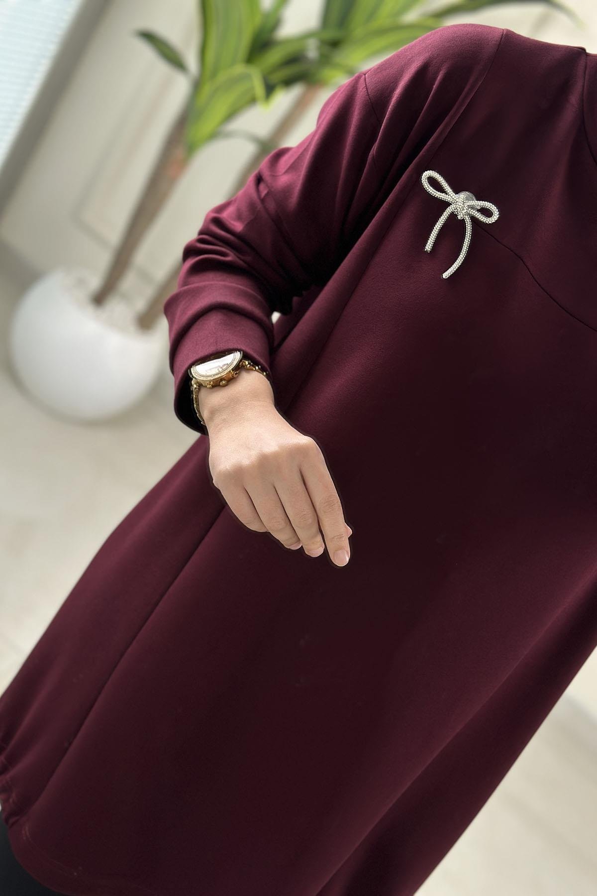 Tesettür Tunik ModelleriDüşük Omuz Yanı Büzgülü Broş Detaylı Kadın Tunik Bordo GNR 229