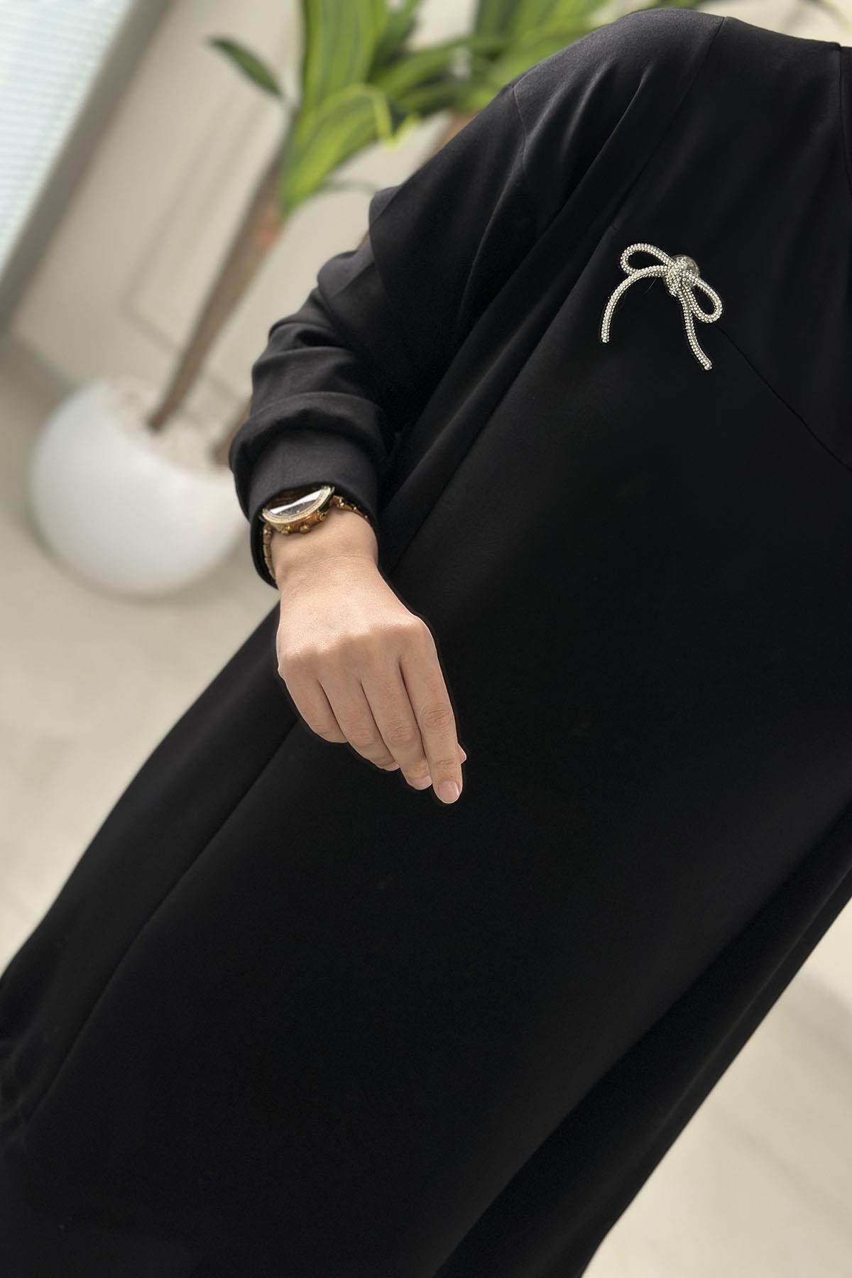 Tesettür Tunik ModelleriDüşük Omuz Yanı Büzgülü Broş Detaylı Kadın Tunik Siyah GNR 229