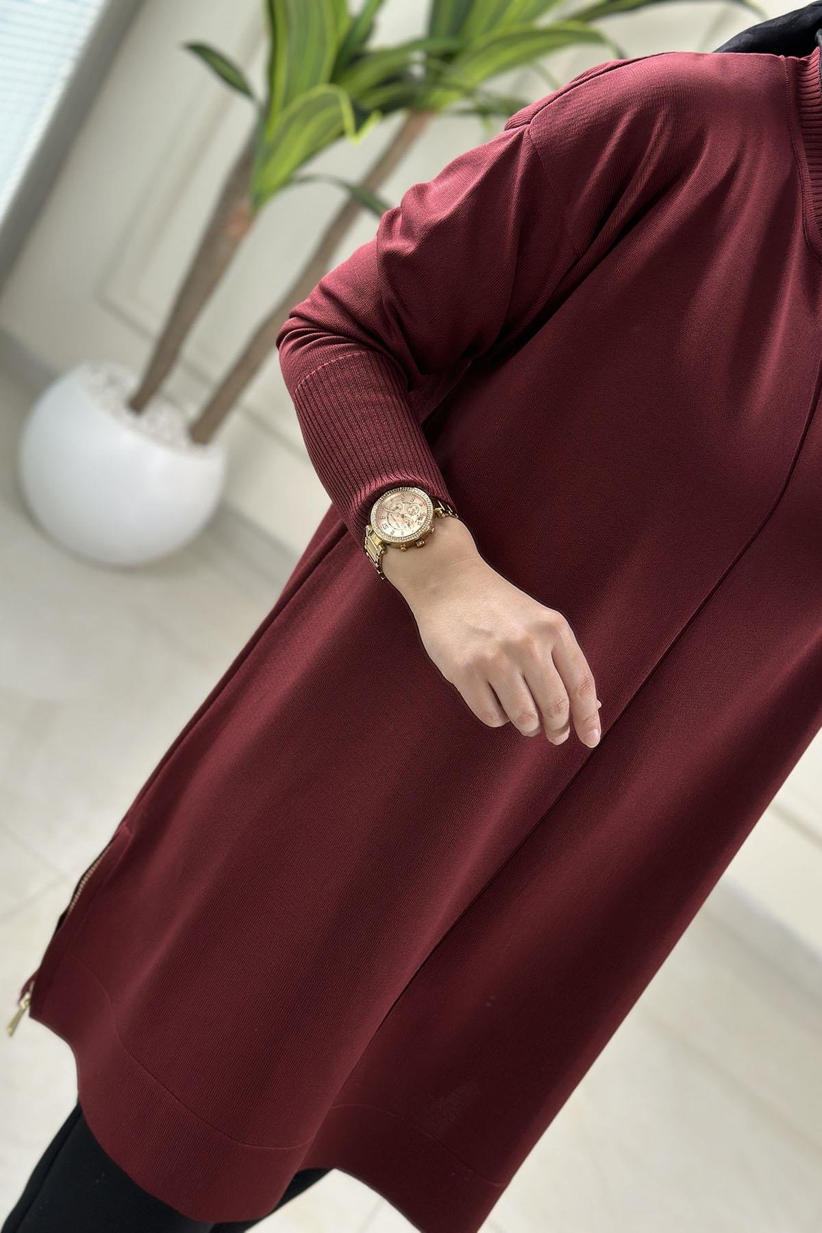 Tesettür Tunik ModelleriDüşük Omuz Yan Fermuar Detaylı Kadın Triko Tunik Bordo KADO 2725013