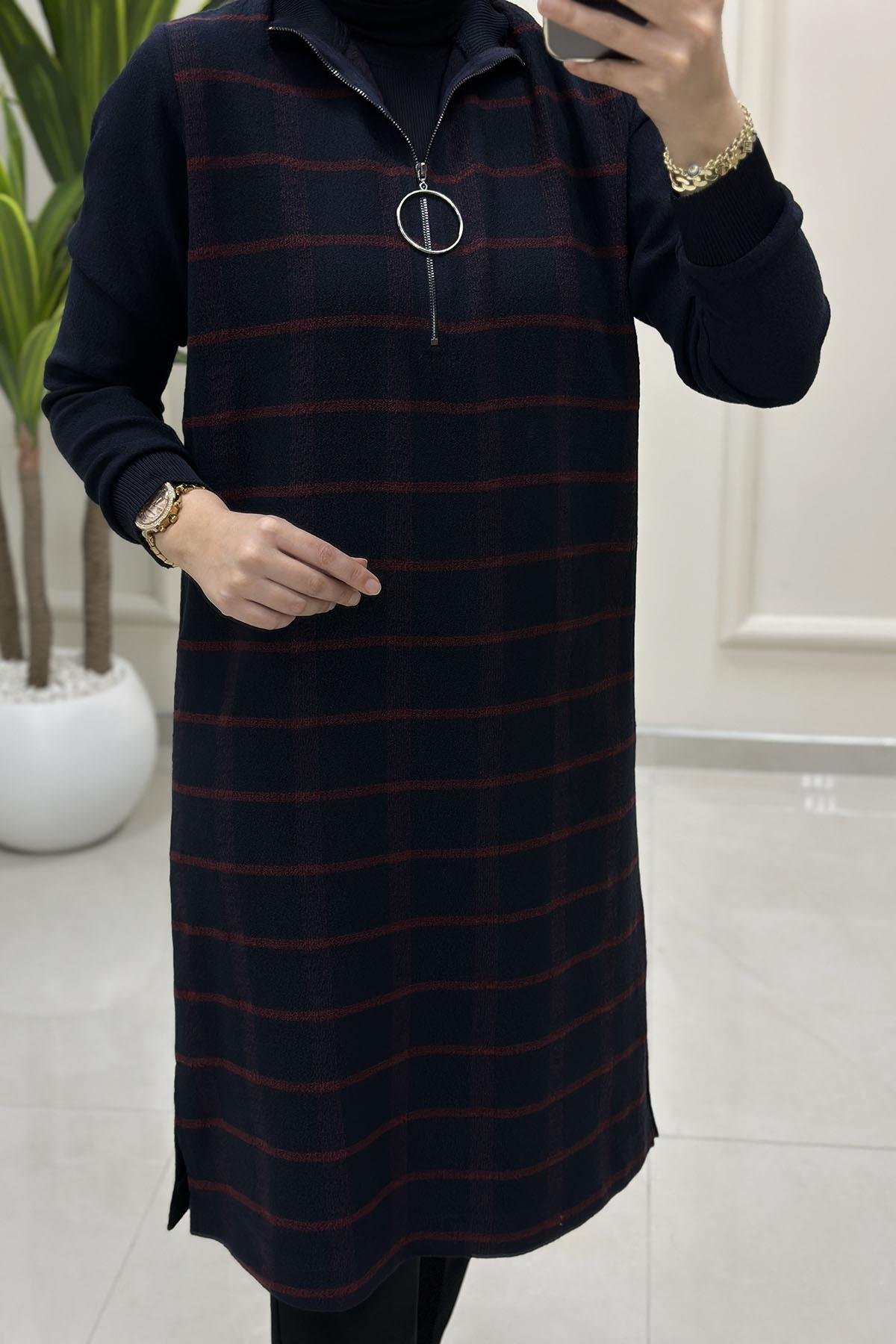 Tesettür Tunik ModelleriEkose Desen Yakası Fermuarlı Ribanalı Kadın Tunik Lacivert- Bordo ALS 5241