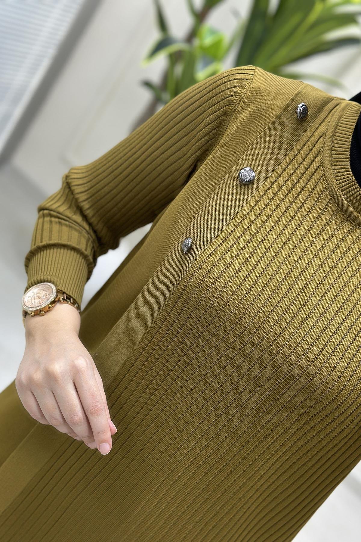 Tesettür Tunik ModelleriFitilli Düğme Detaylı Kadın Triko Tunik Yağ Yeşili KADO 2725022