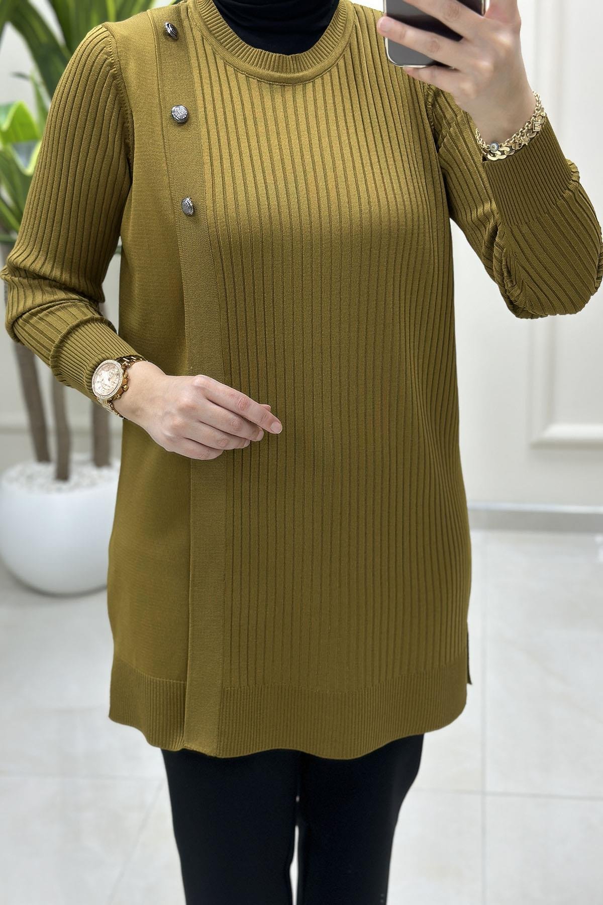 Tesettür Tunik ModelleriFitilli Düğme Detaylı Kadın Triko Tunik Yağ Yeşili KADO 2725022