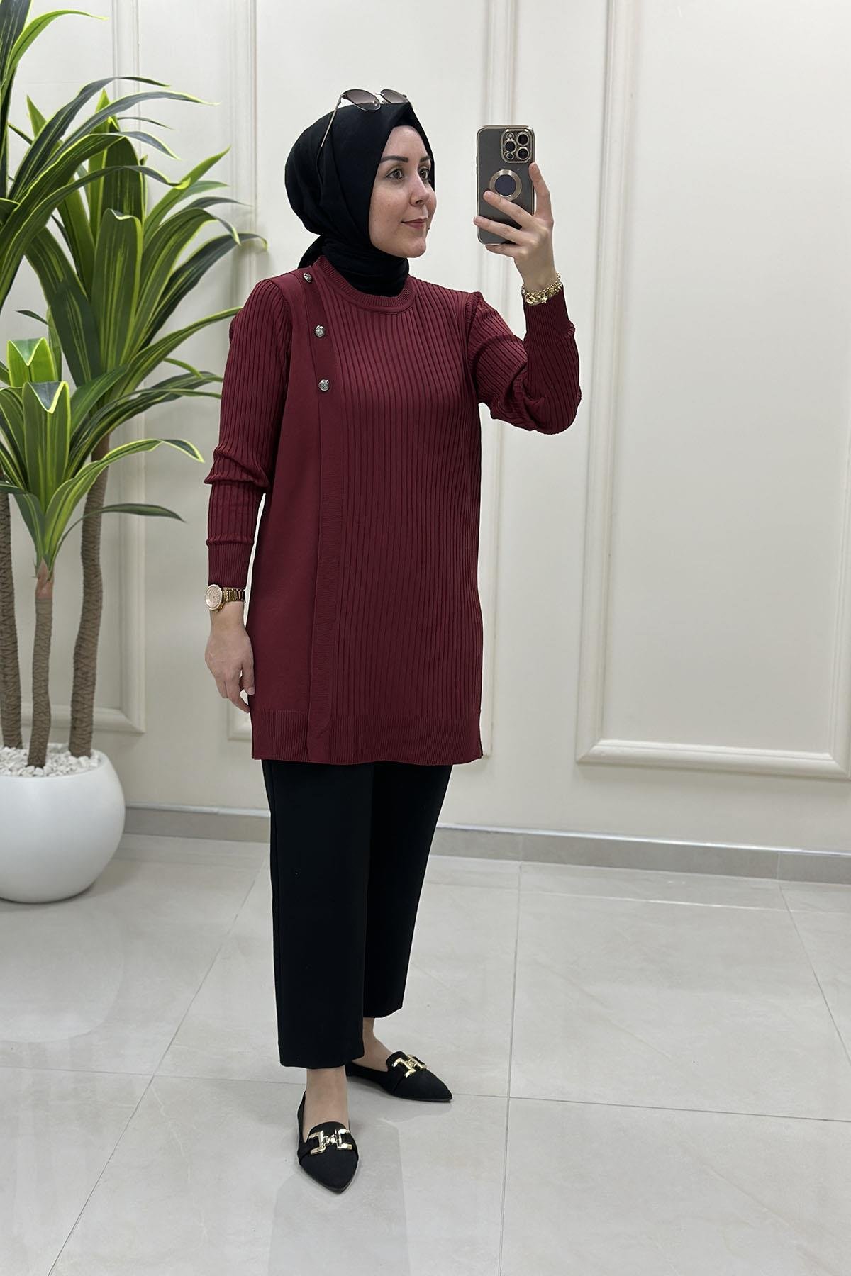 Tesettür Tunik ModelleriFitilli Düğme Detaylı Kadın Triko Tunik Bordo KADO 2725022
