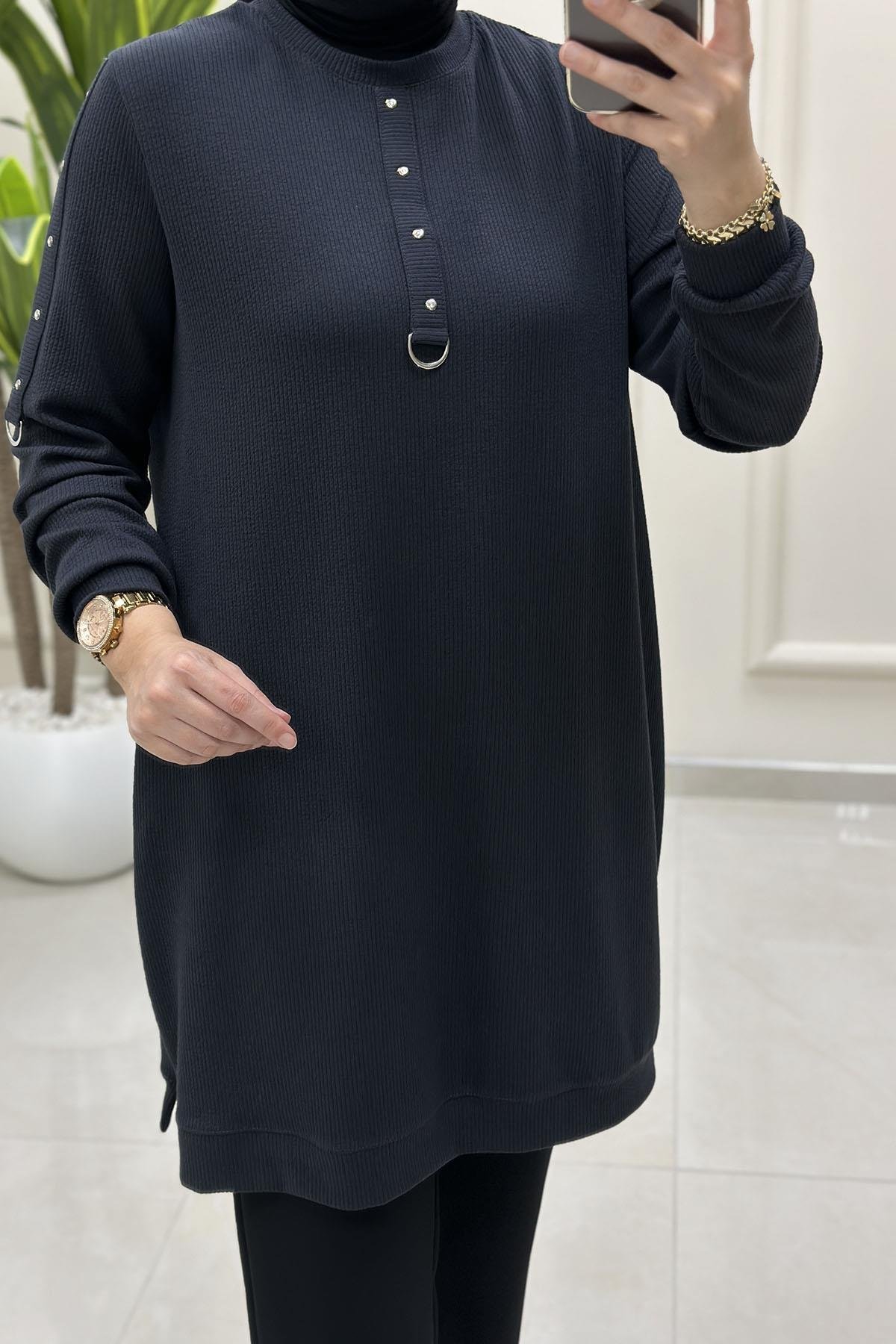 Tesettür Tunik ModelleriFitilli Örme Kolu ve Önü Zımbalı Kadın Tunik Antrasit KADO 257546