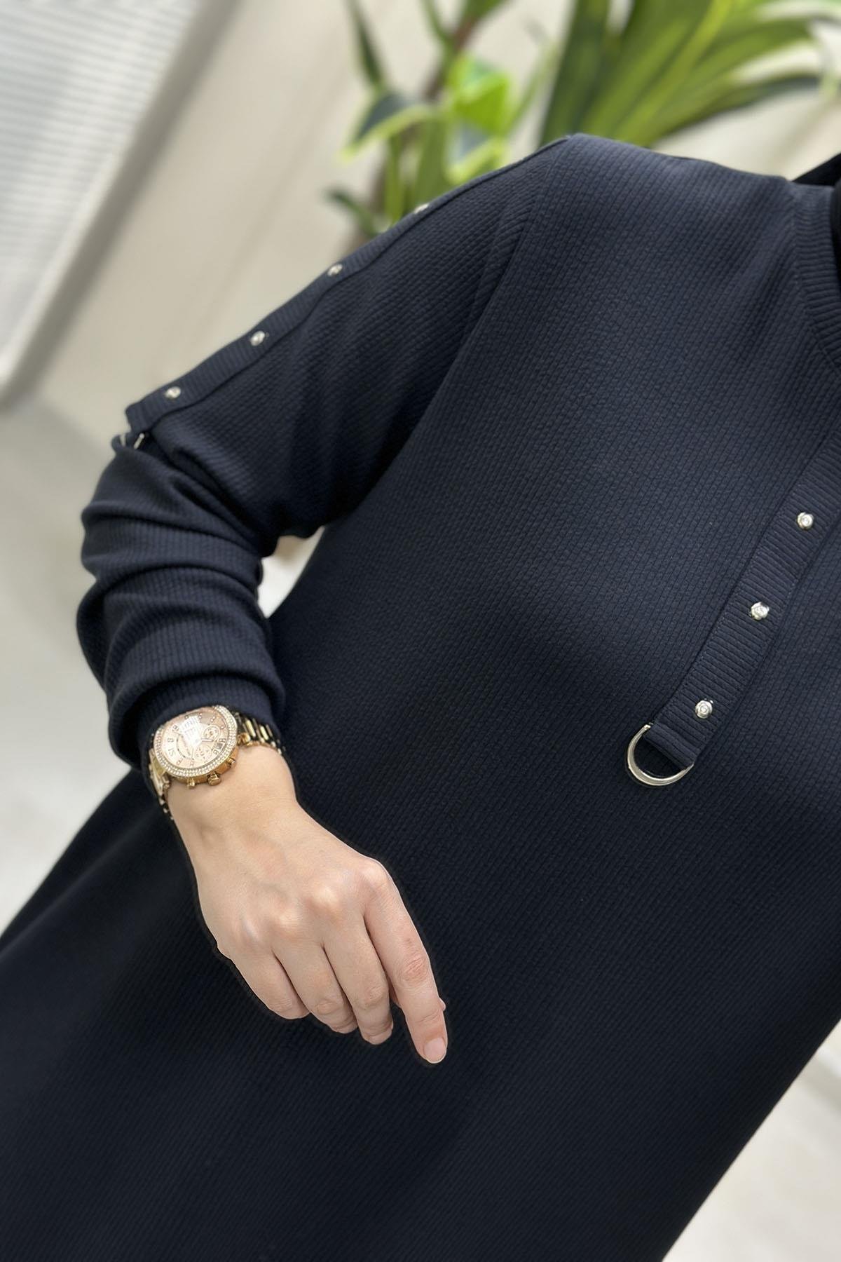 Tesettür Tunik ModelleriFitilli Örme Kolu ve Önü Zımbalı Kadın Tunik Antrasit KADO 257546