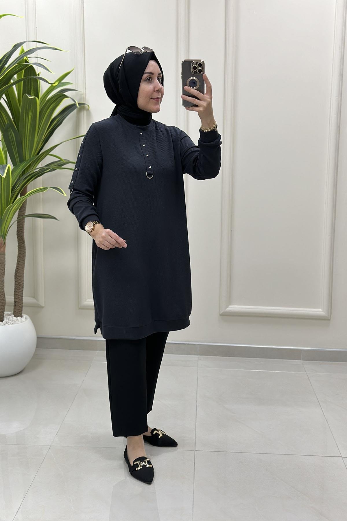 Tesettür Tunik ModelleriFitilli Örme Kolu ve Önü Zımbalı Kadın Tunik Antrasit KADO 257546