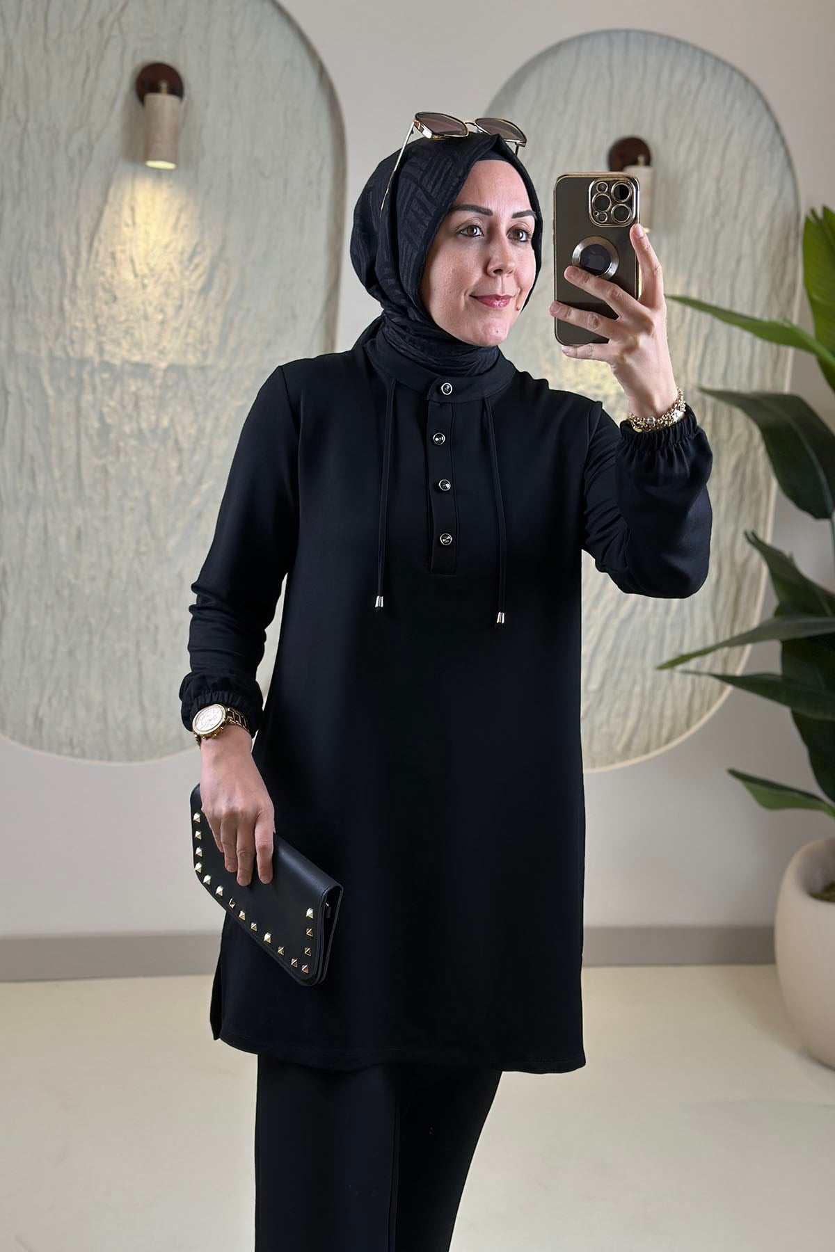 Tesettür Tunik ModelleriHakim Yaka Kolu Büzgülü Yaka İpli Oysho Kadın Tunik Siyah KADO 268202