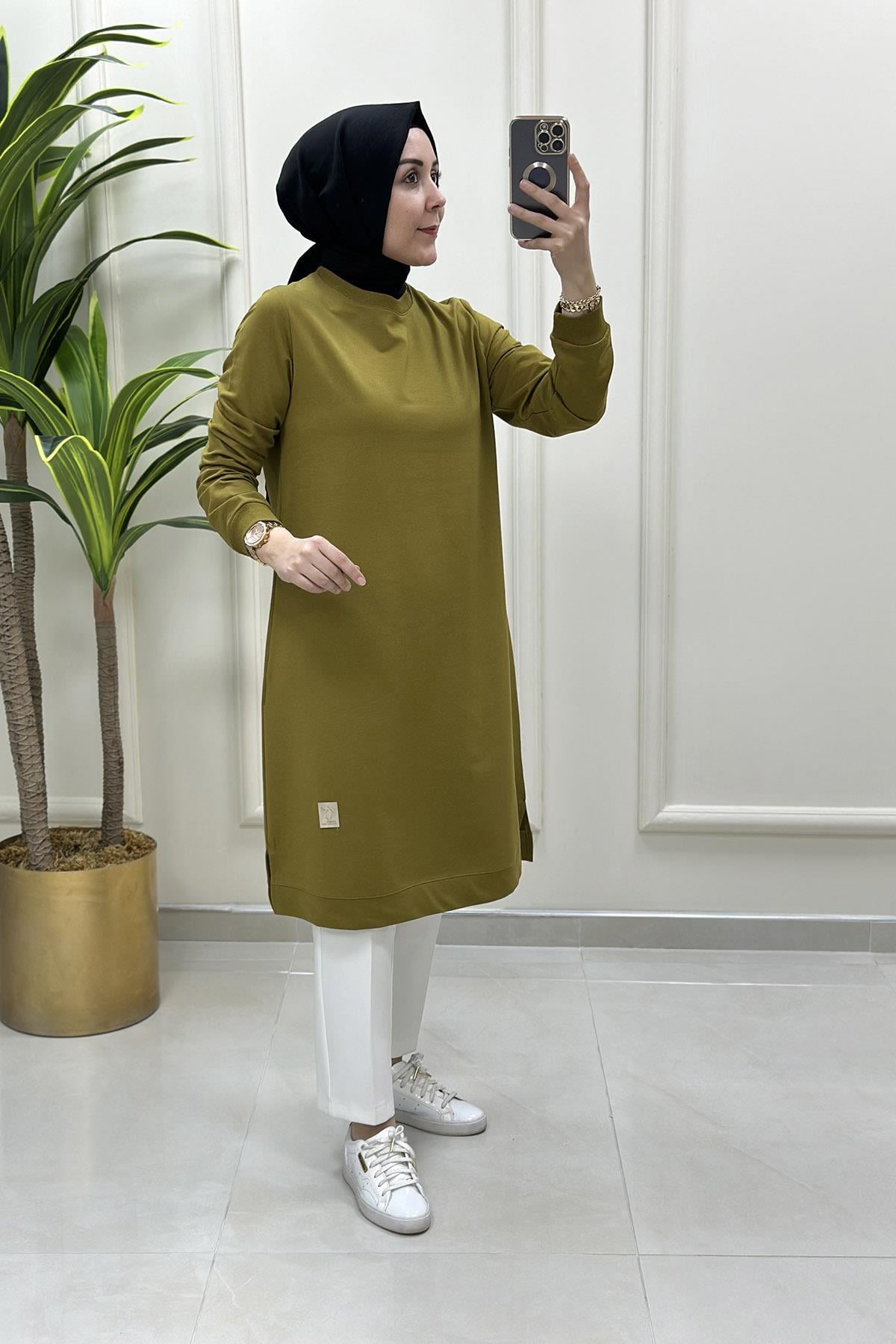 Tesettür Tunik Modelleriİki İplik Kol Ve Etek Ucu Ribanalı Spor Kadın Tunik Yağ Yeşili KADO 7194