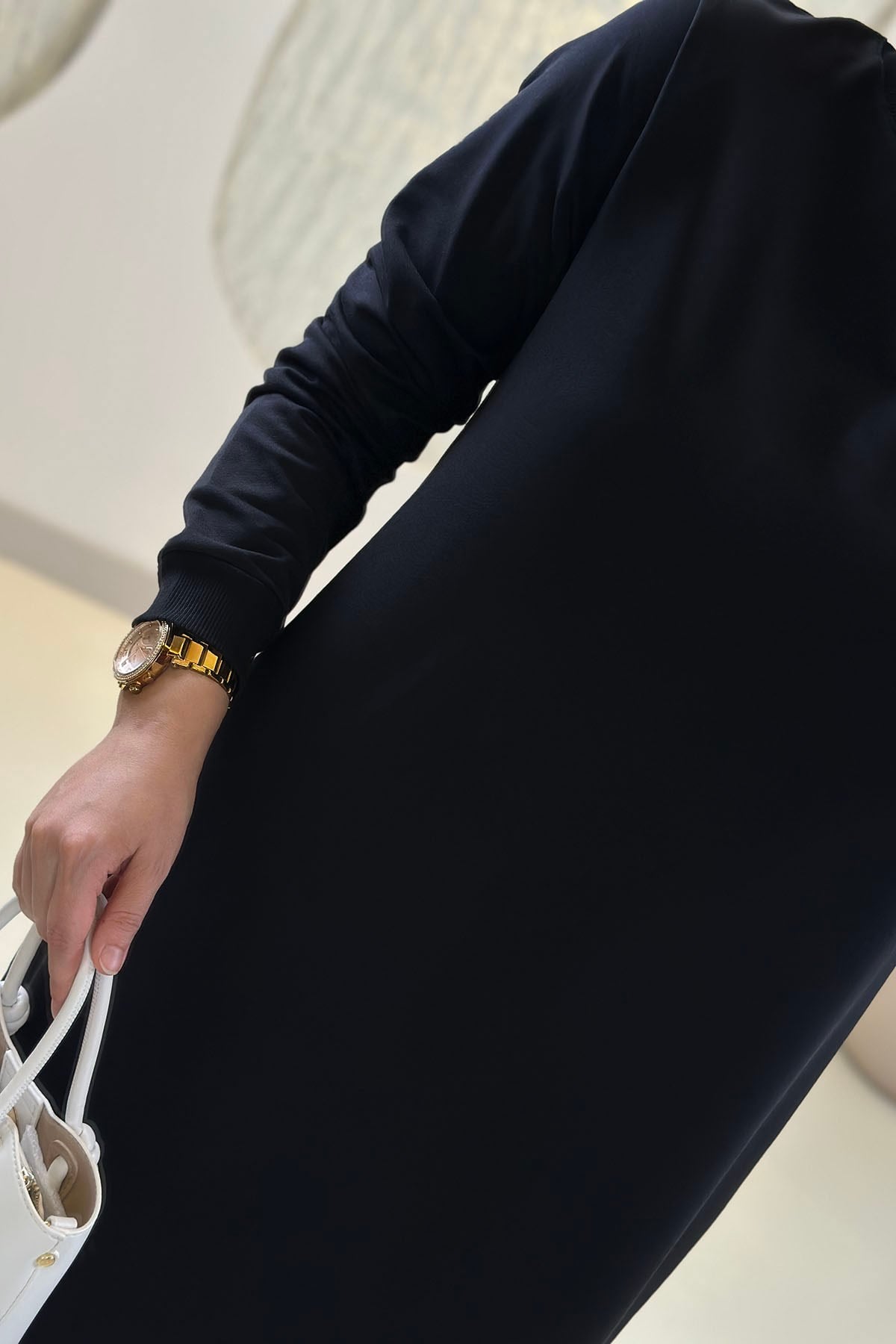 Tesettür Tunik Modelleriİki İplik Kol ve Yaka Ribanalı Basic Kadın Tunik Siyah KADO 7194
