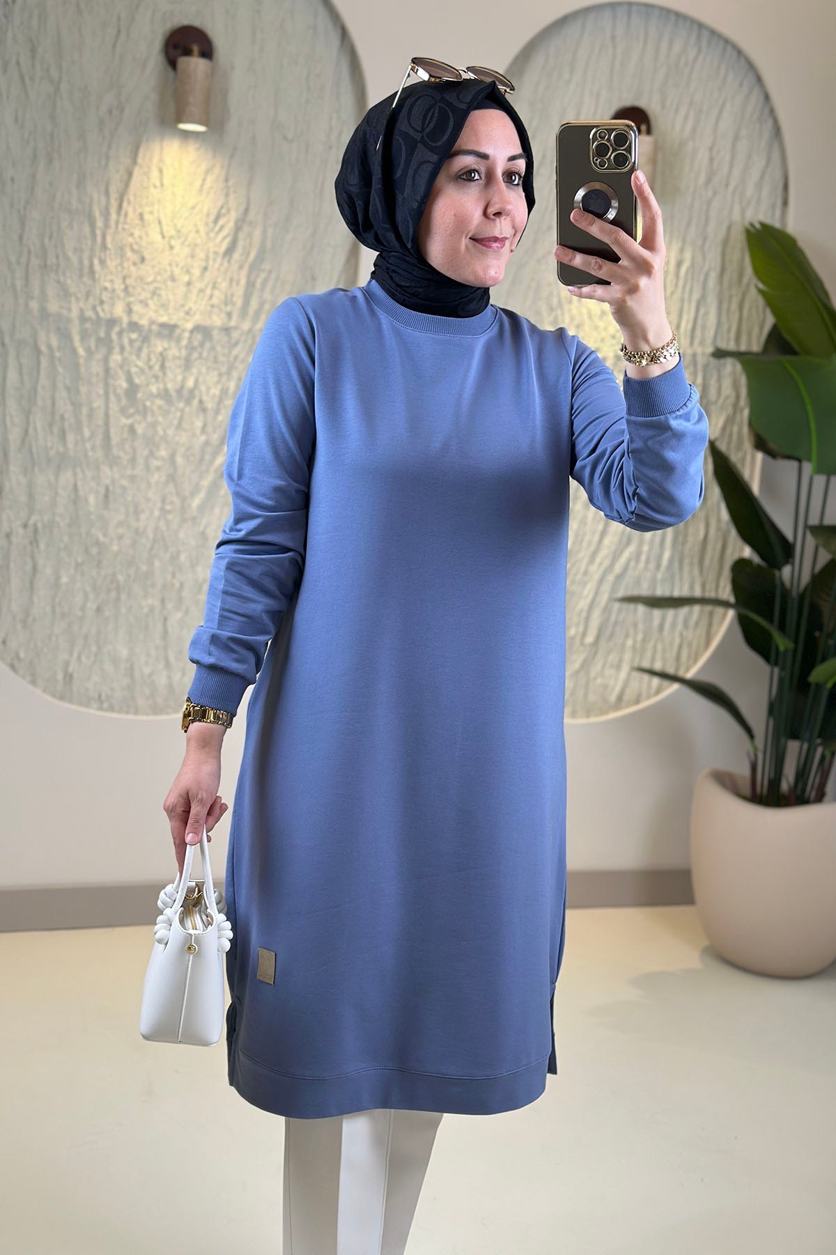 Tesettür Tunik Modelleriİki İplik Kol ve Yaka Ribanalı Basic Kadın Tunik Mavi KADO 7194 