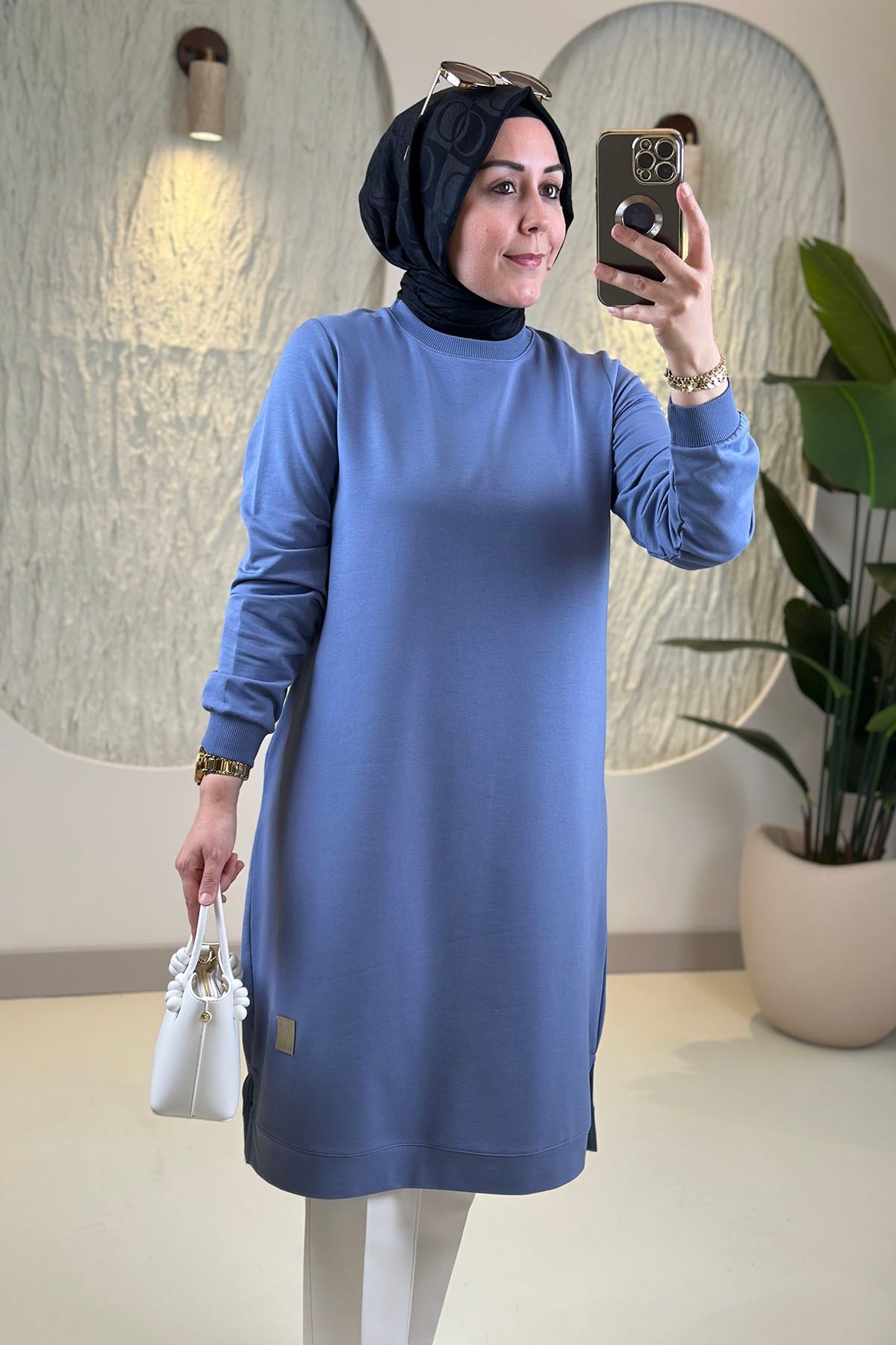 Tesettür Tunik Modelleriİki İplik Kol ve Yaka Ribanalı Basic Kadın Tunik Mavi KADO 7194