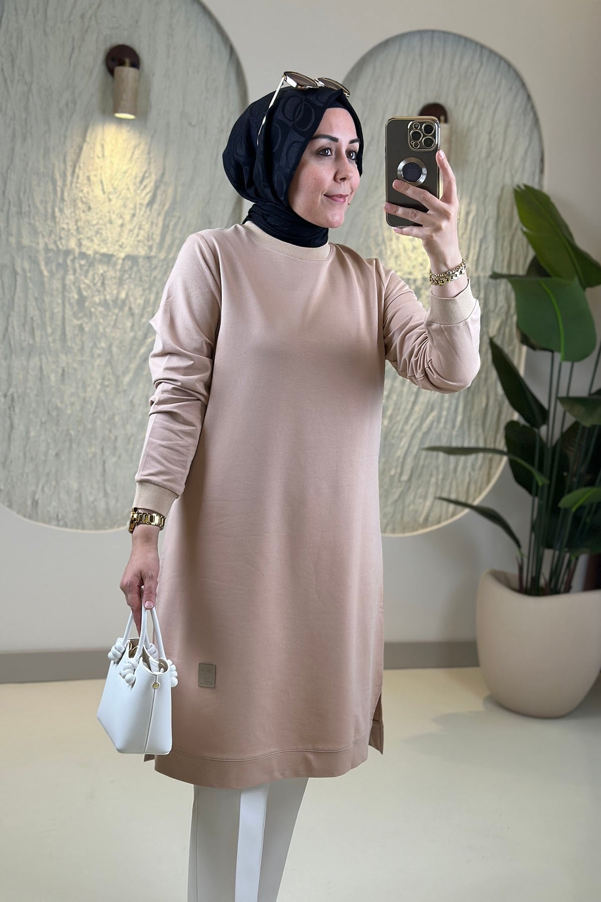 Tesettür Tunik Modelleriİki İplik Kol ve Yaka Ribanalı Basic Kadın Tunik Bej KADO 7194