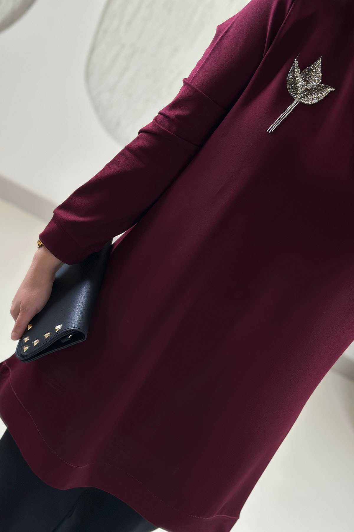 Tesettür Tunik Modelleriİnce Oysho Lale Aksesuar Detaylı Kadın Tunik Bordo KADO 268320