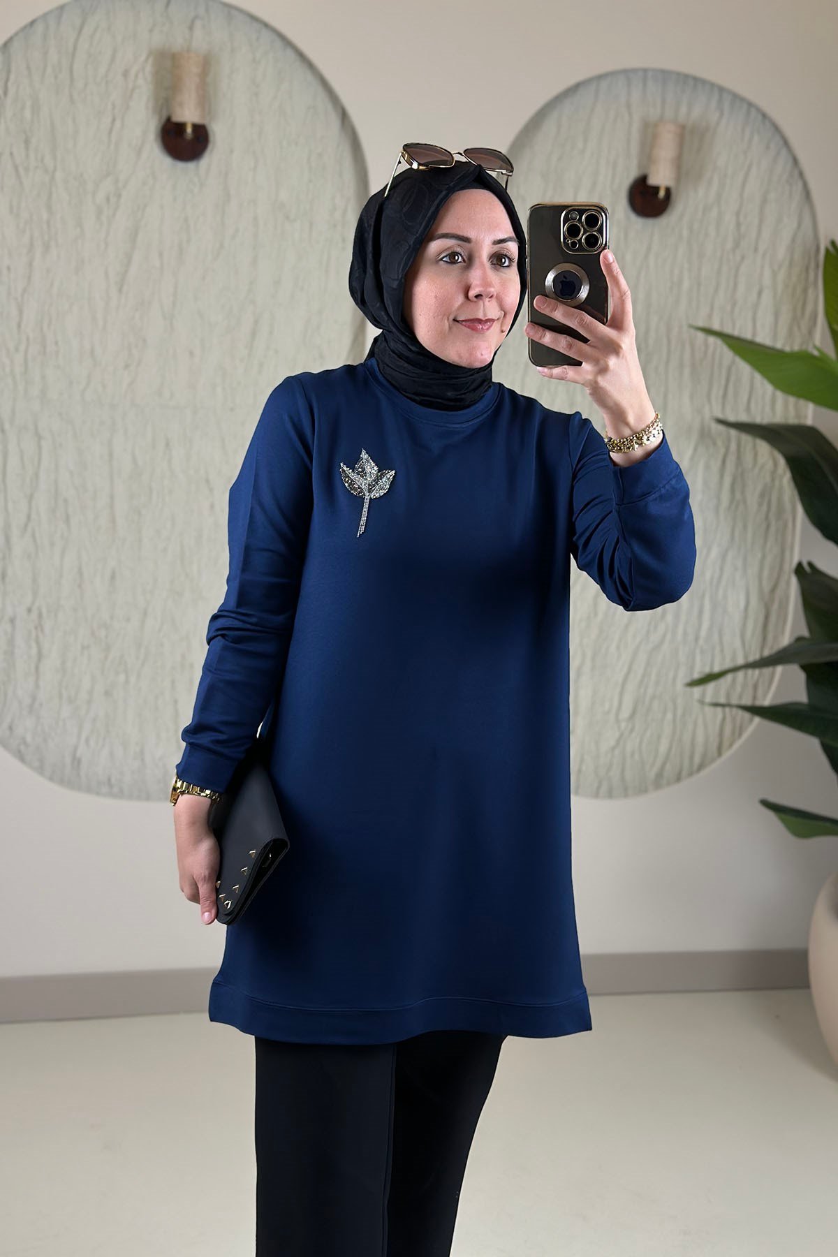 Tesettür Tunik Modelleriİnce Oysho Lale Aksesuar Detaylı Kadın Tunik Lacivert KADO 268320