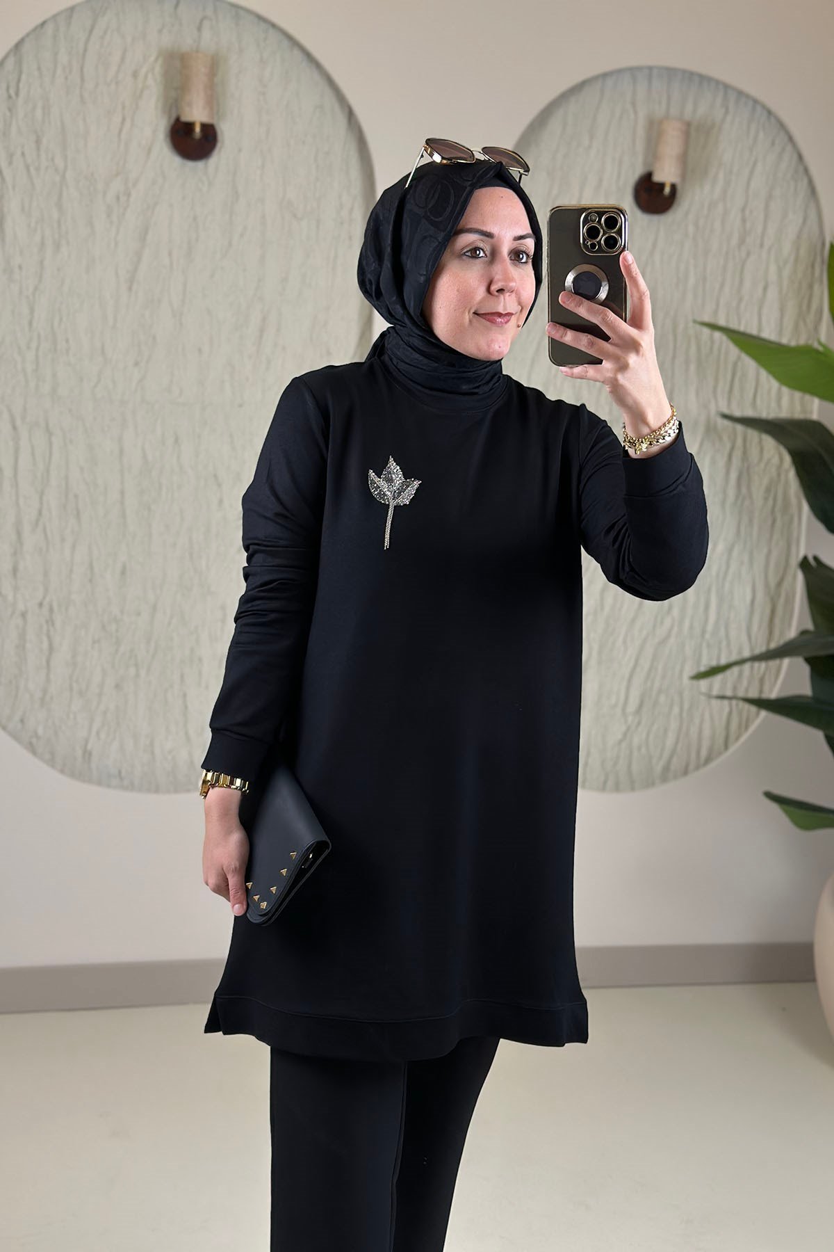 Tesettür Tunik Modelleriİnce Oysho Lale Aksesuar Detaylı Kadın Tunik Siyah KADO 268320