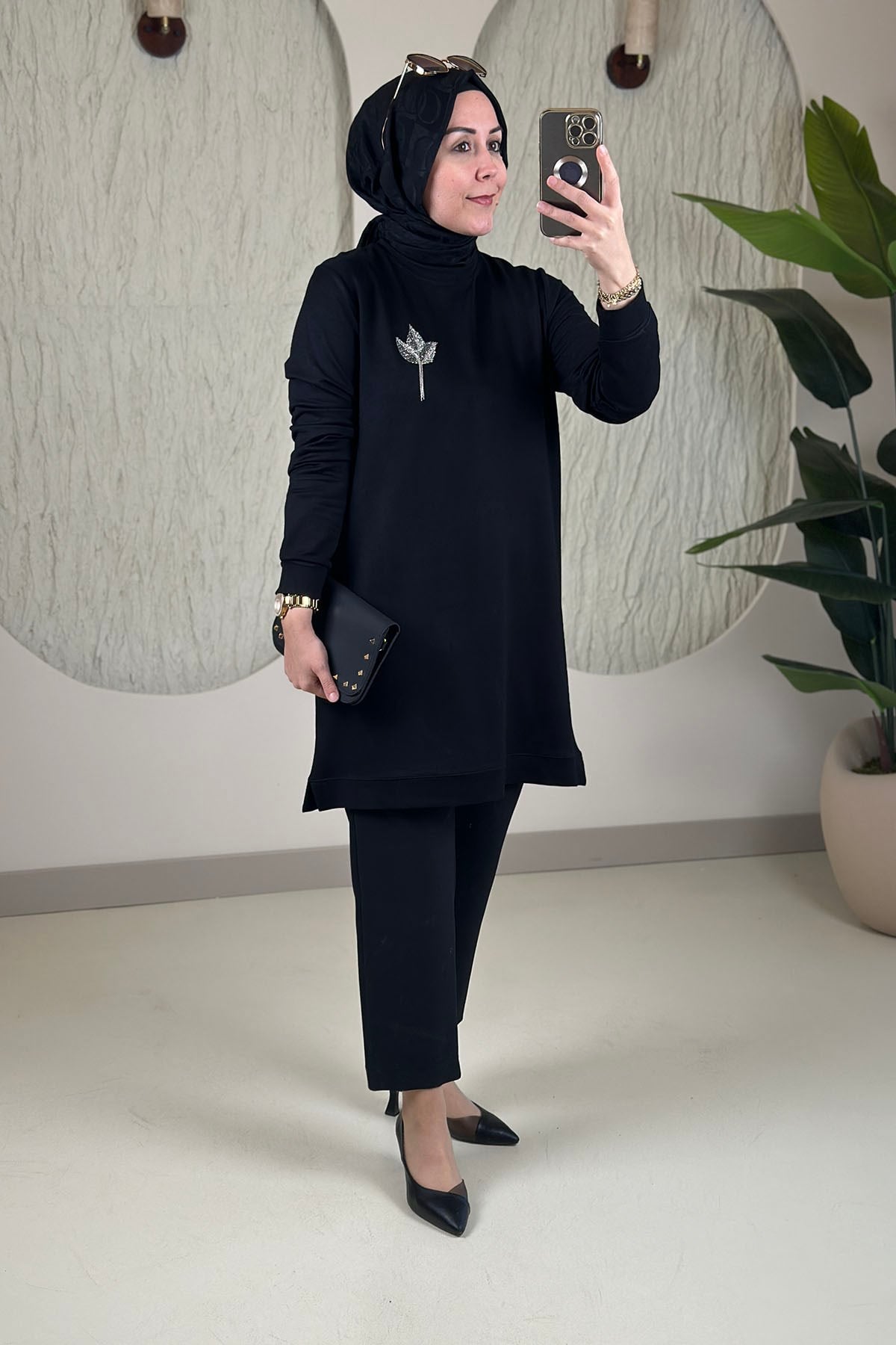 Tesettür Tunik Modelleriİnce Oysho Lale Aksesuar Detaylı Kadın Tunik Siyah KADO 268320