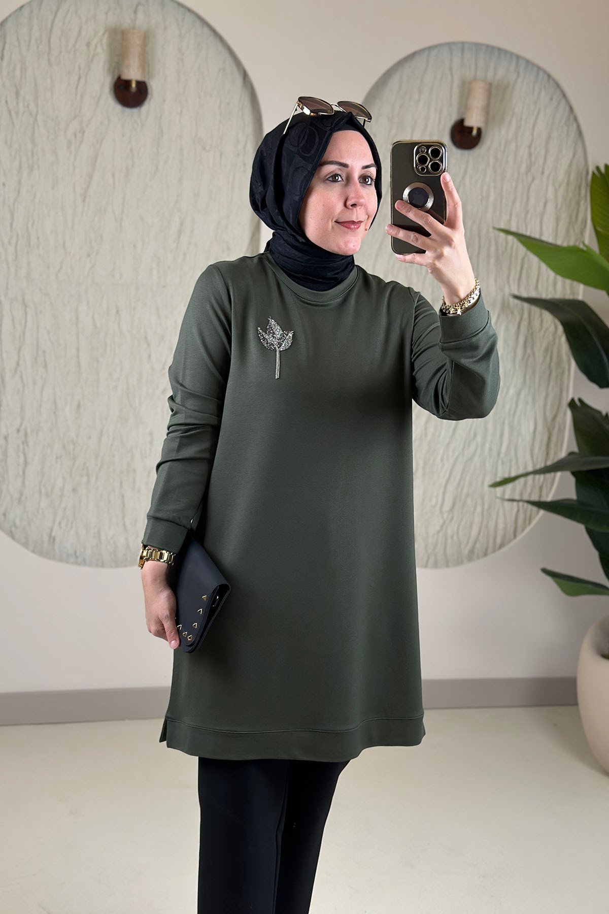 Tesettür Tunik Modelleriİnce Oysho Lale Aksesuar Detaylı Kadın Tunik Haki KADO 268320